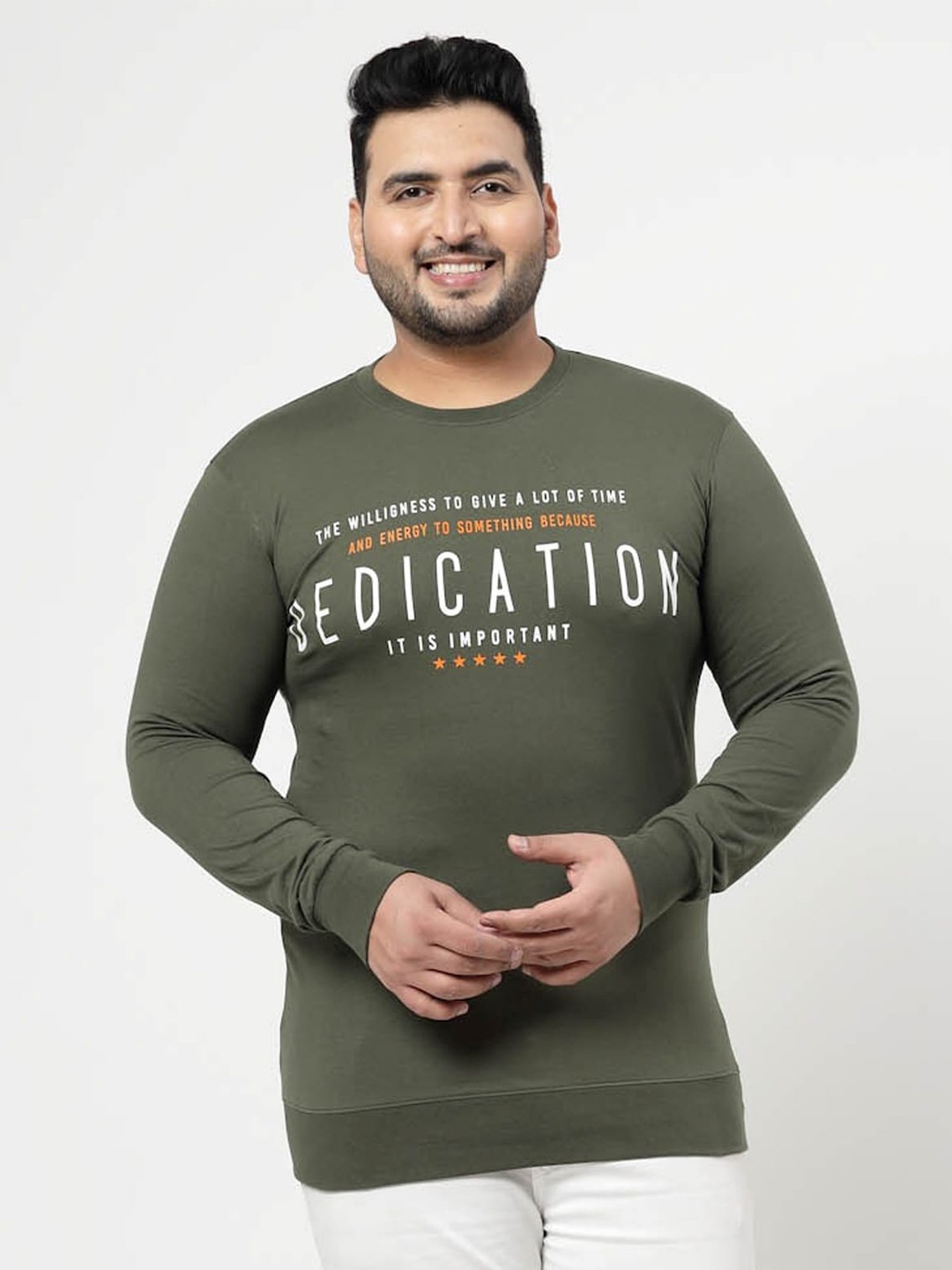 

plusS Men Typography Printed Applique T-shirt, Olive