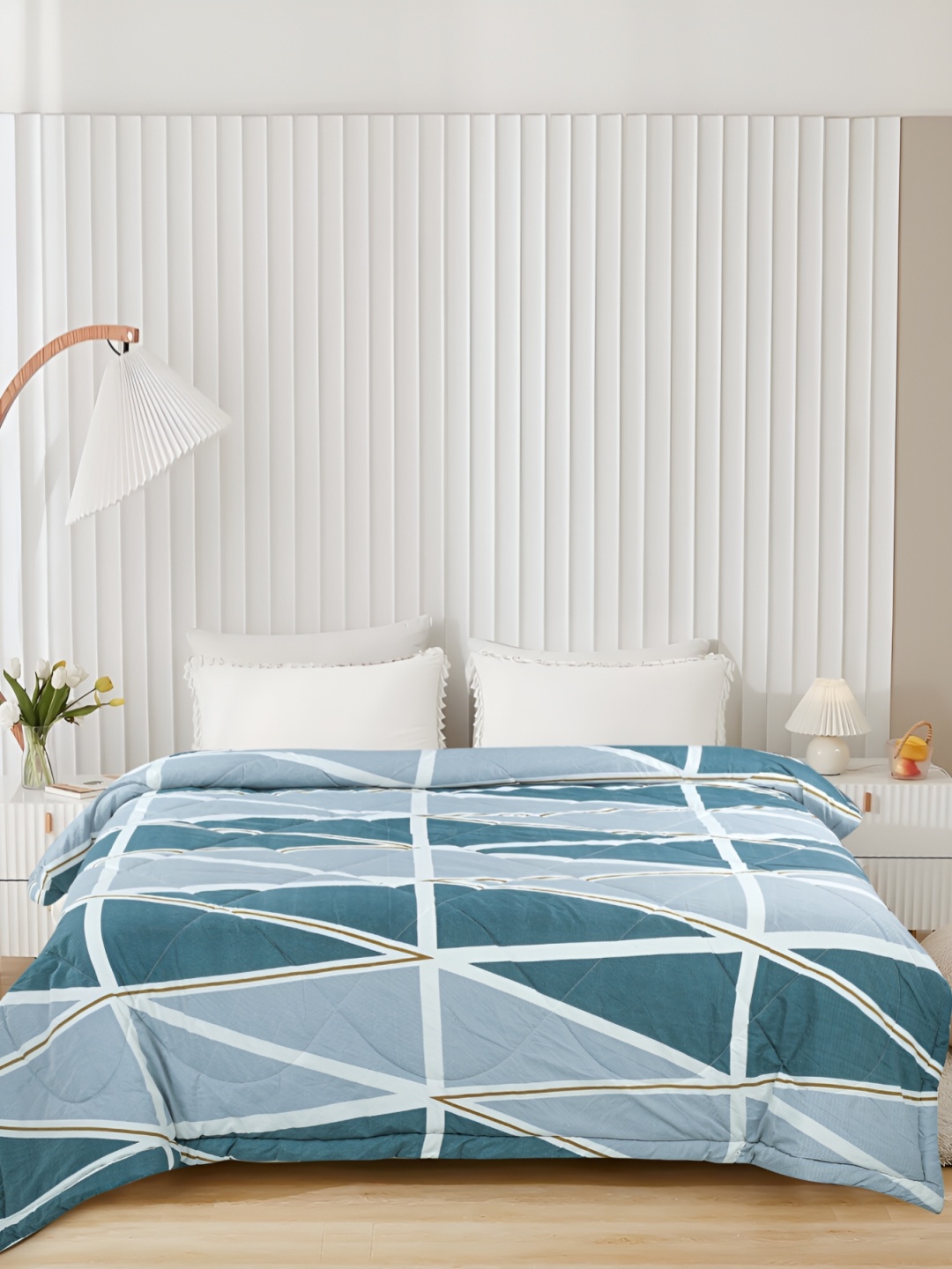 

Supreme Home Collective Grey AC Room 300 GSM Double Bed Comforter