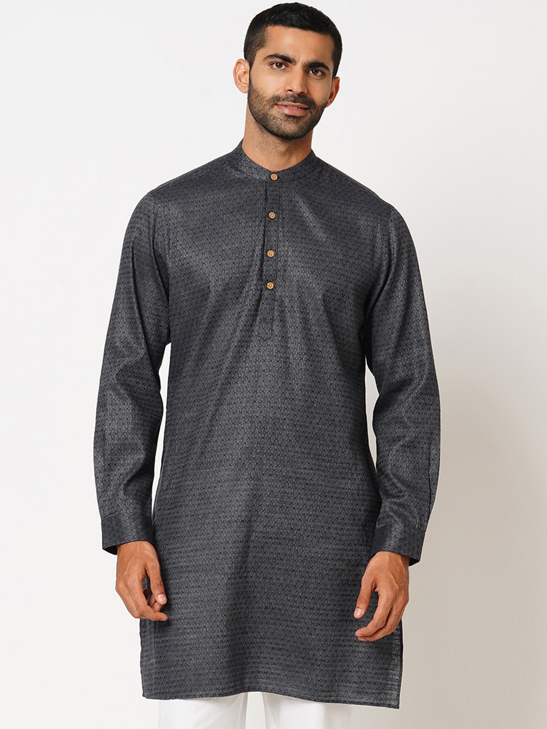 

Indivisual Clothing Men Thread Work Kurta, Black