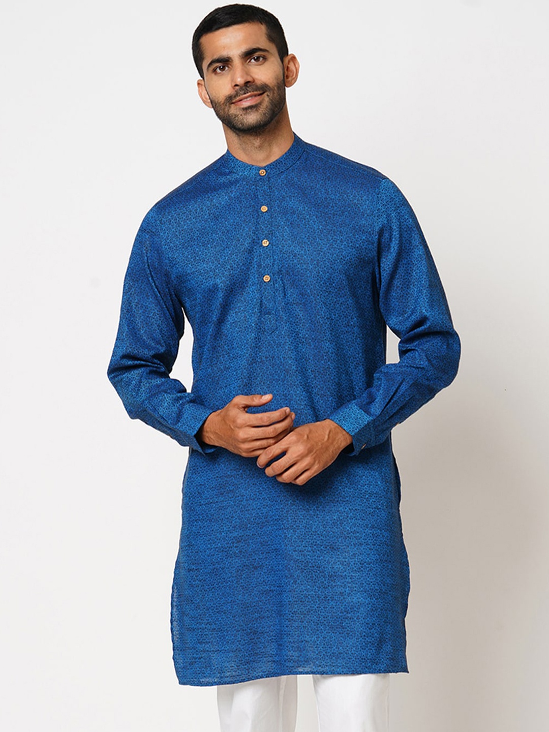 

Indivisual Clothing Men Thread Work Kurta, Blue