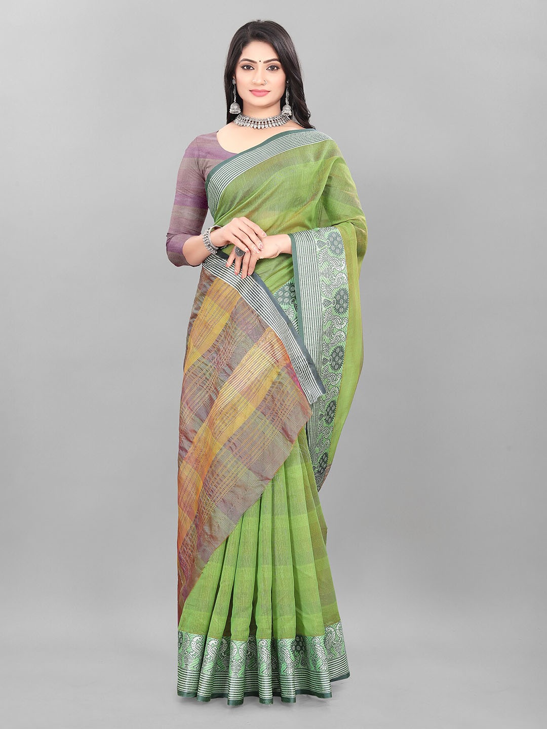 

MAGNEITTA Woven Design Kanjeevaram Saree, Green