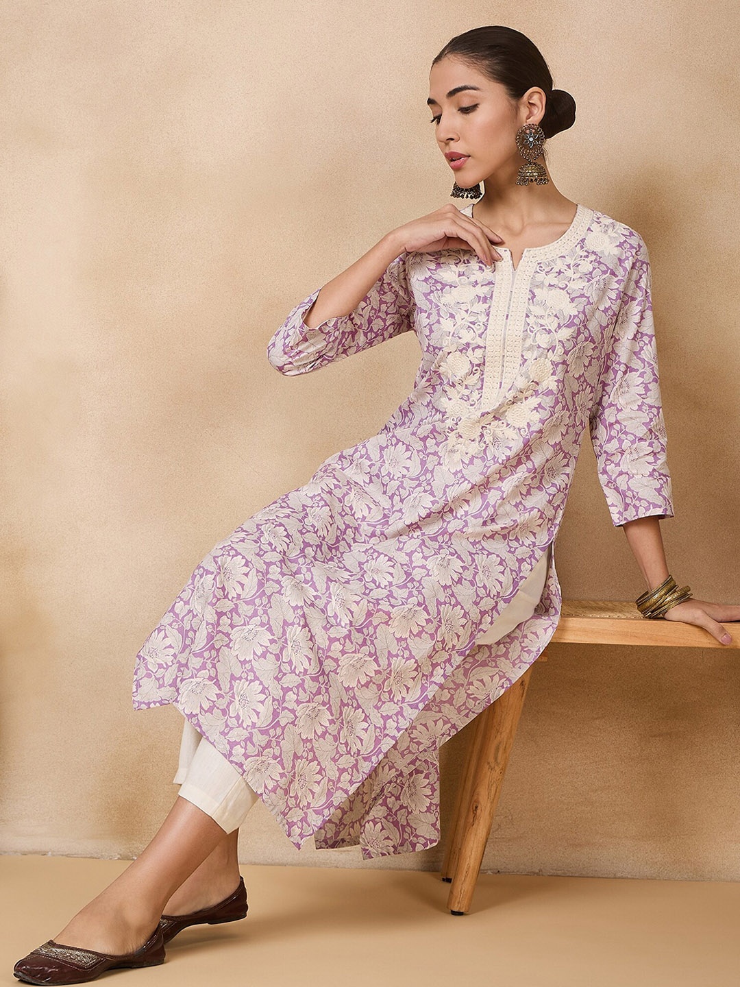

Anouk Women Floral Printed Flared Sleeves Thread Work Kurta, Mauve