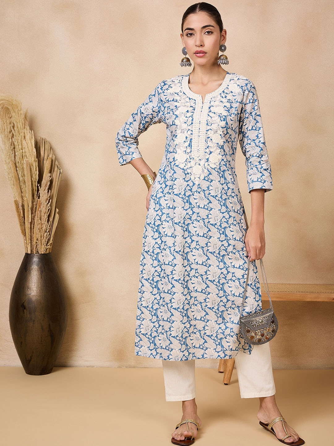 

Anouk Women Floral Printed Flared Sleeves Thread Work Kurta, Blue