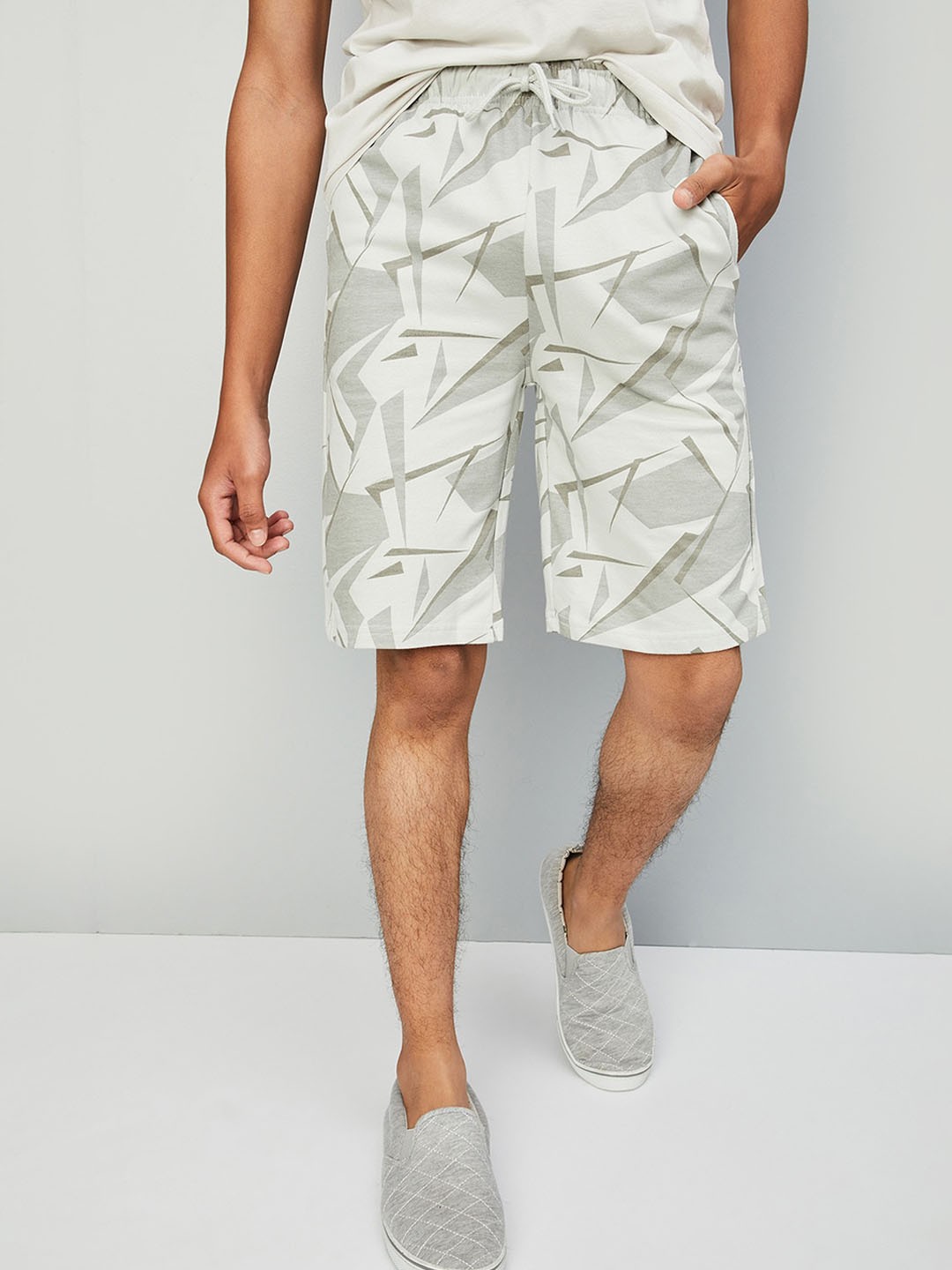 

max Boys Floral Printed Shorts, Grey