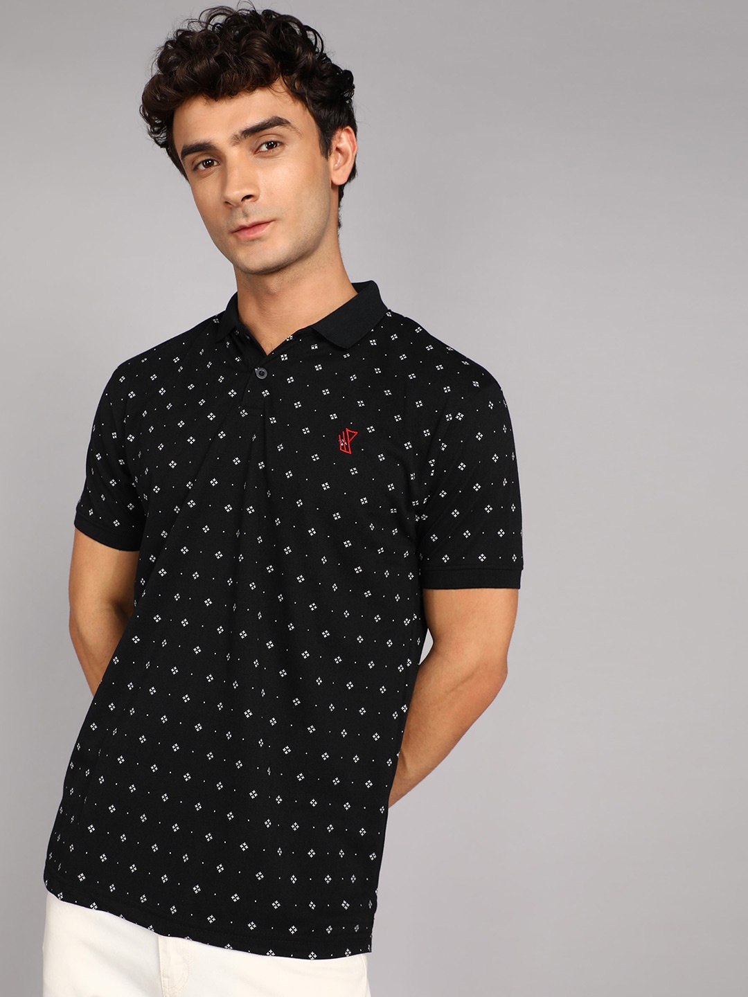 

WE PERFECT Men Printed Polo Collar Pockets T-shirt, Black