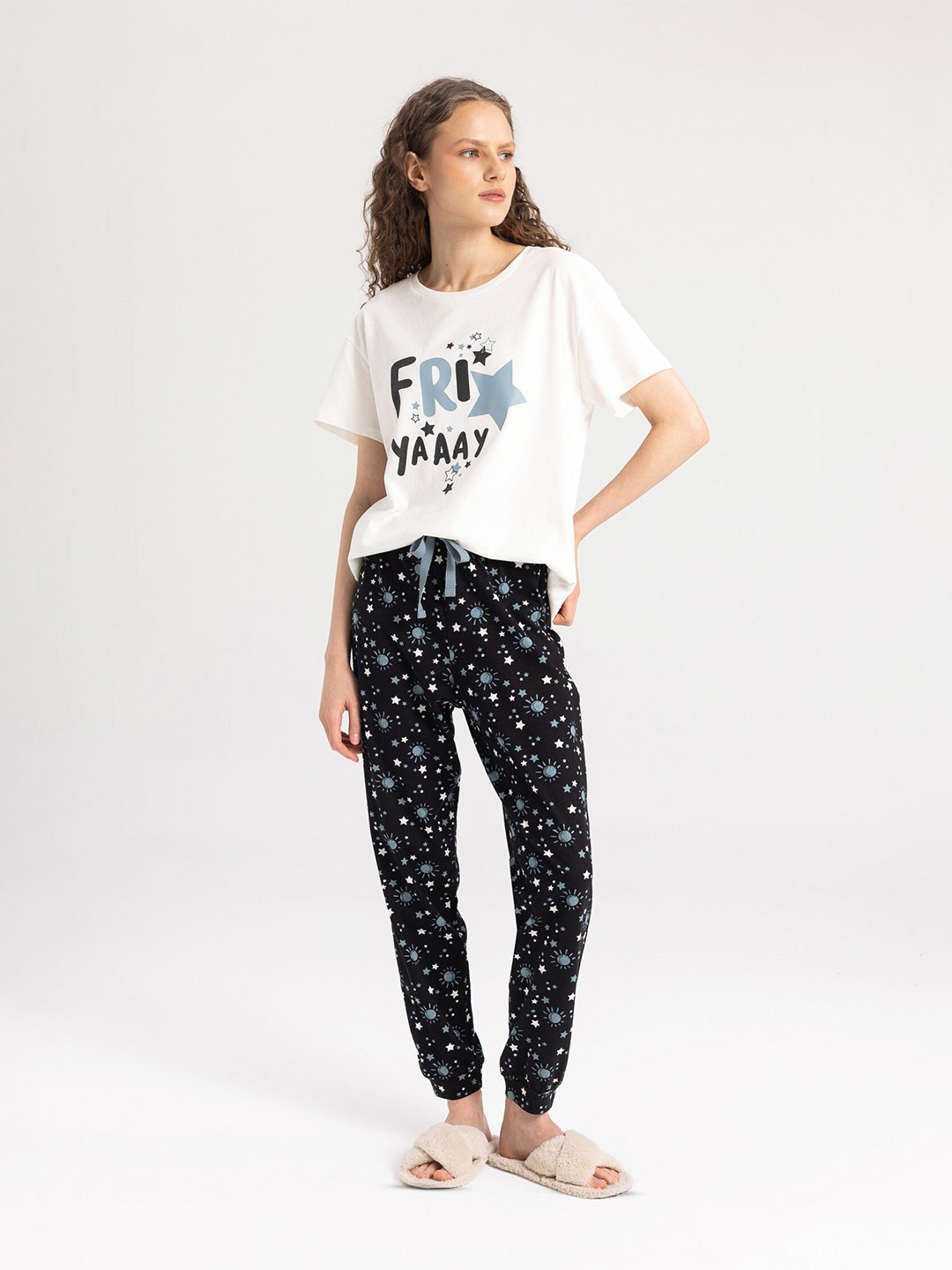 

DeFacto Women Printed T-Shirt With Joggers, White