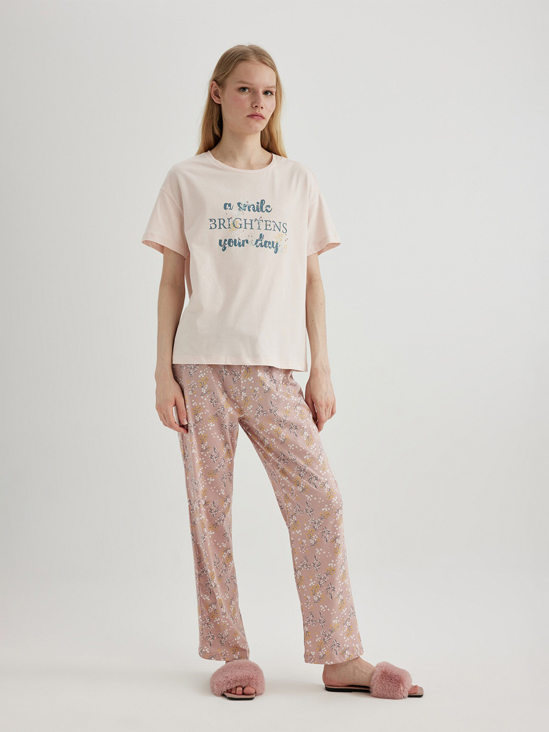 

DeFacto Typography Printed Pure Cotton T-Shirt & Pyjama, Pink