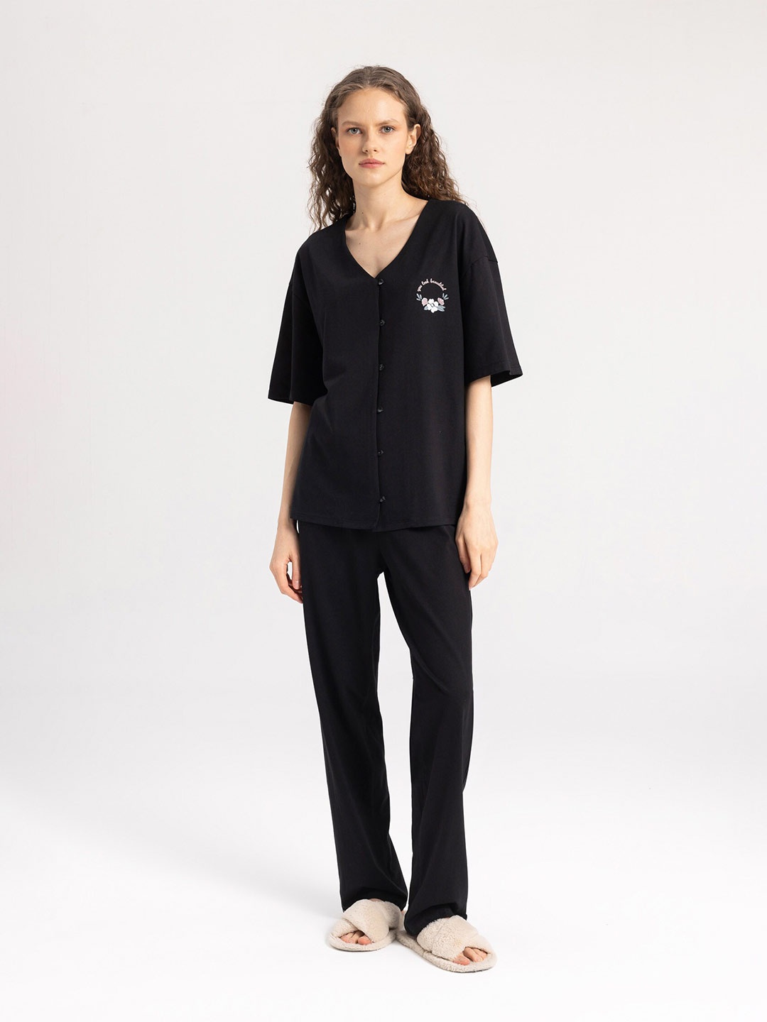 

DeFacto Drop shoulder Sleeves Pure Cotton Top & Pyjama, Black