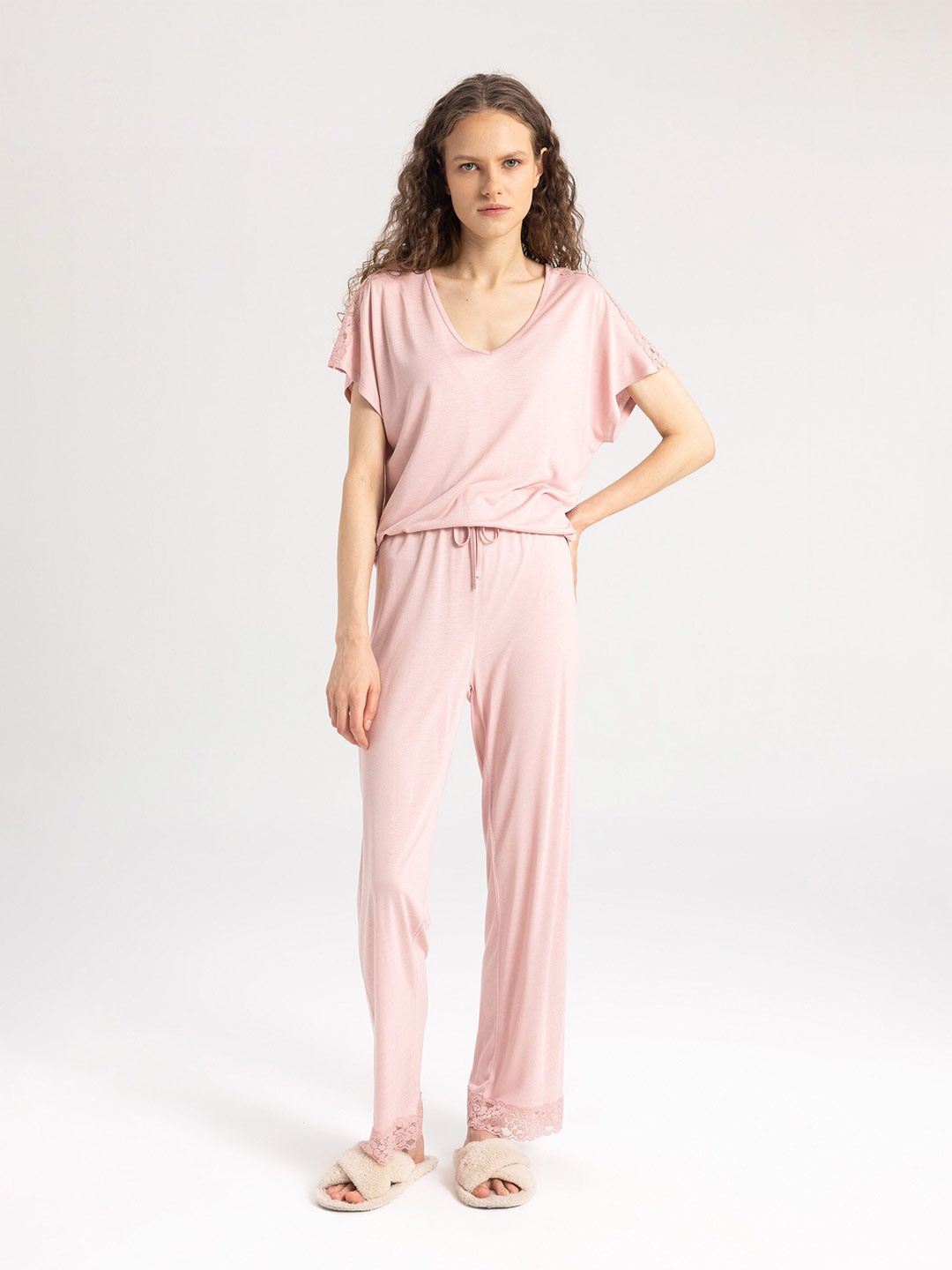

DeFacto Extended Sleeves Top & Pyjama, Pink