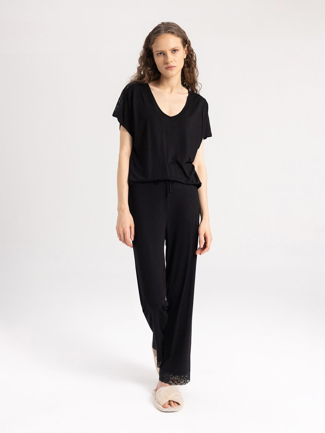 

DeFacto Extended Sleeves Top & Pyjama, Black