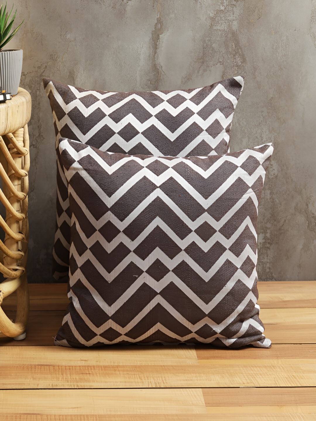 

ROMEE Brown & White Set of 2 Geometric Square Cushion Covers