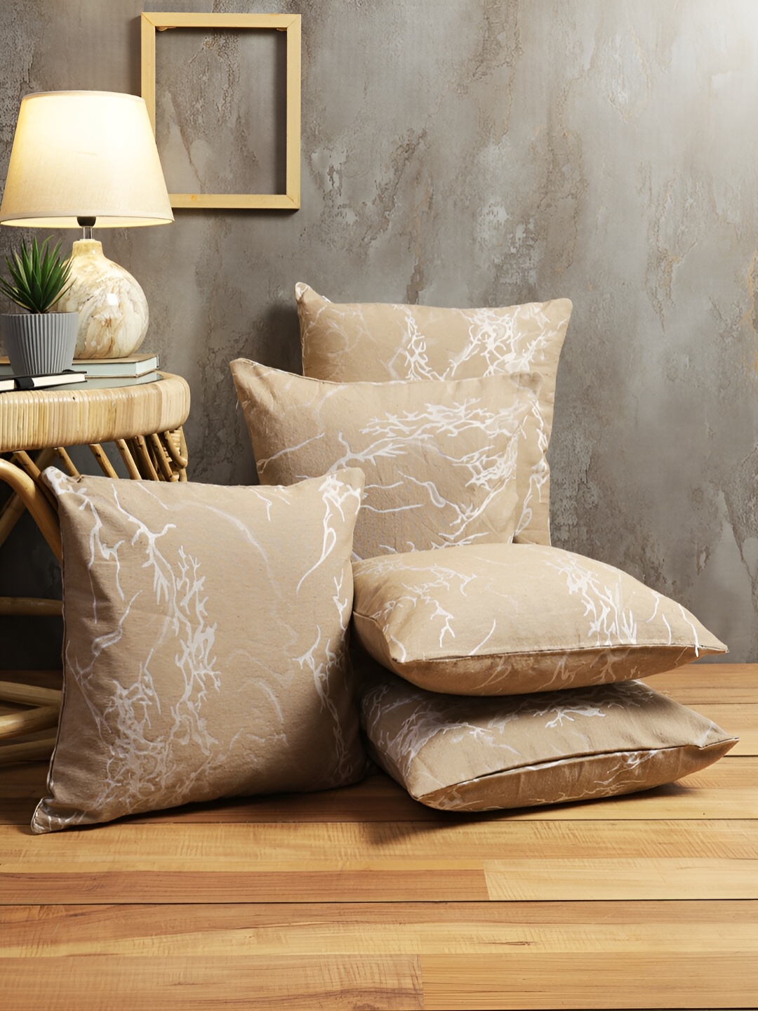 

ROMEE Beige & White Set of 5 Abstract Square Cushion Covers