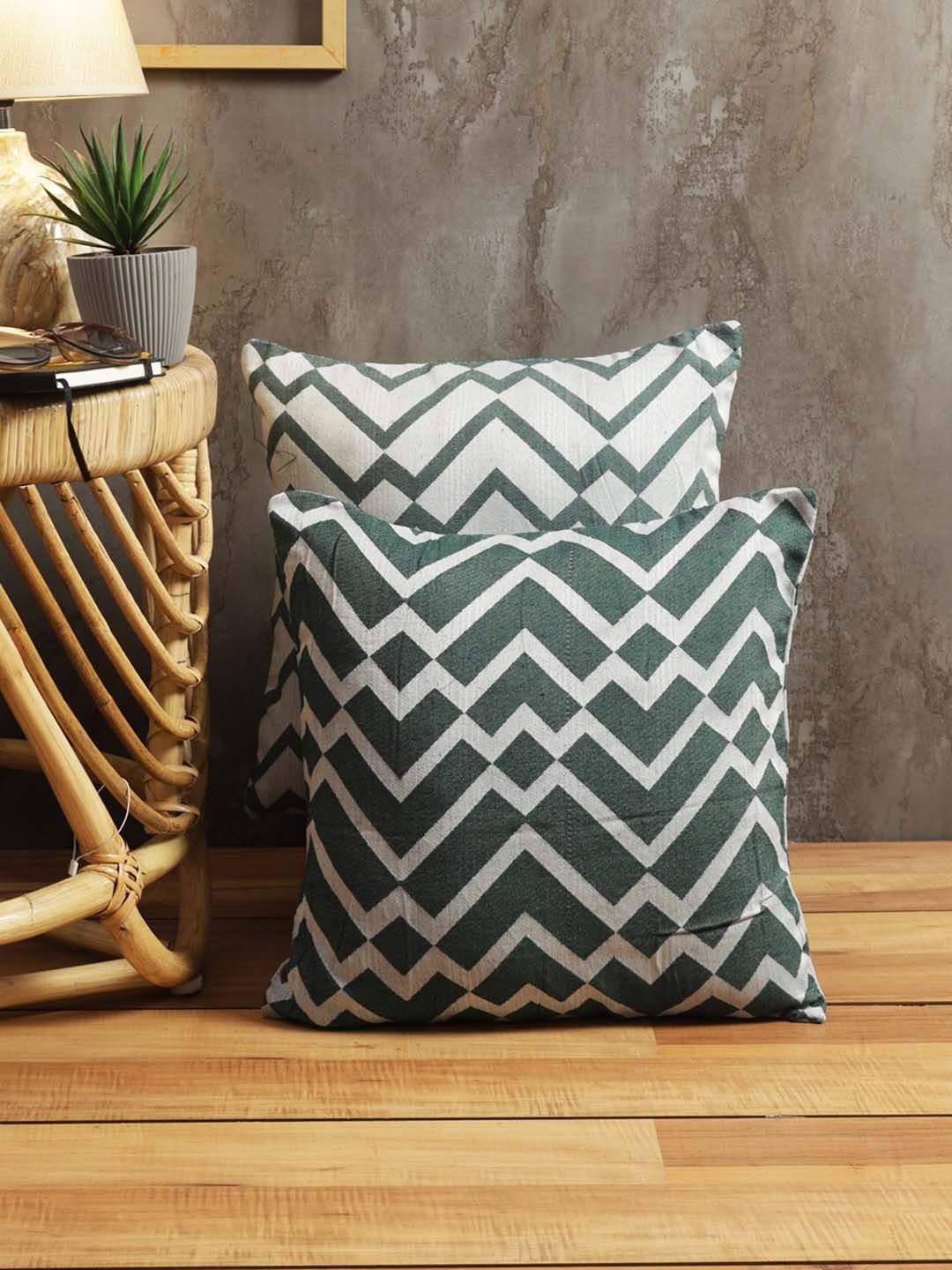 

ROMEE Green & Pink Set of 2 Geometric Square Cushion Covers