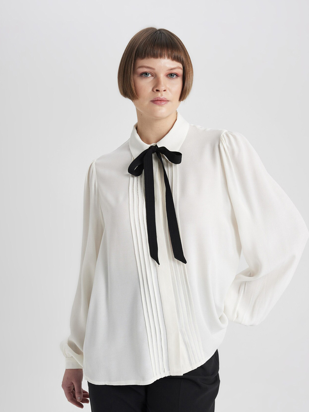 

DeFacto Women Opaque Casual Shirt, Na