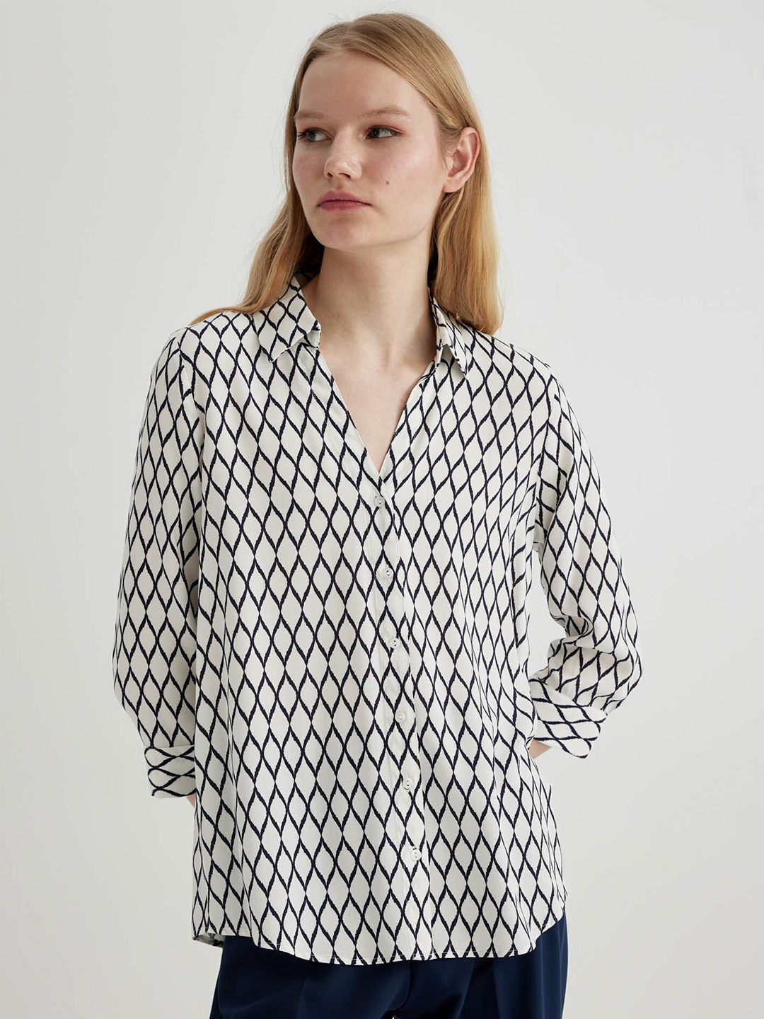 

DeFacto Women Opaque Printed Casual Shirt, Na