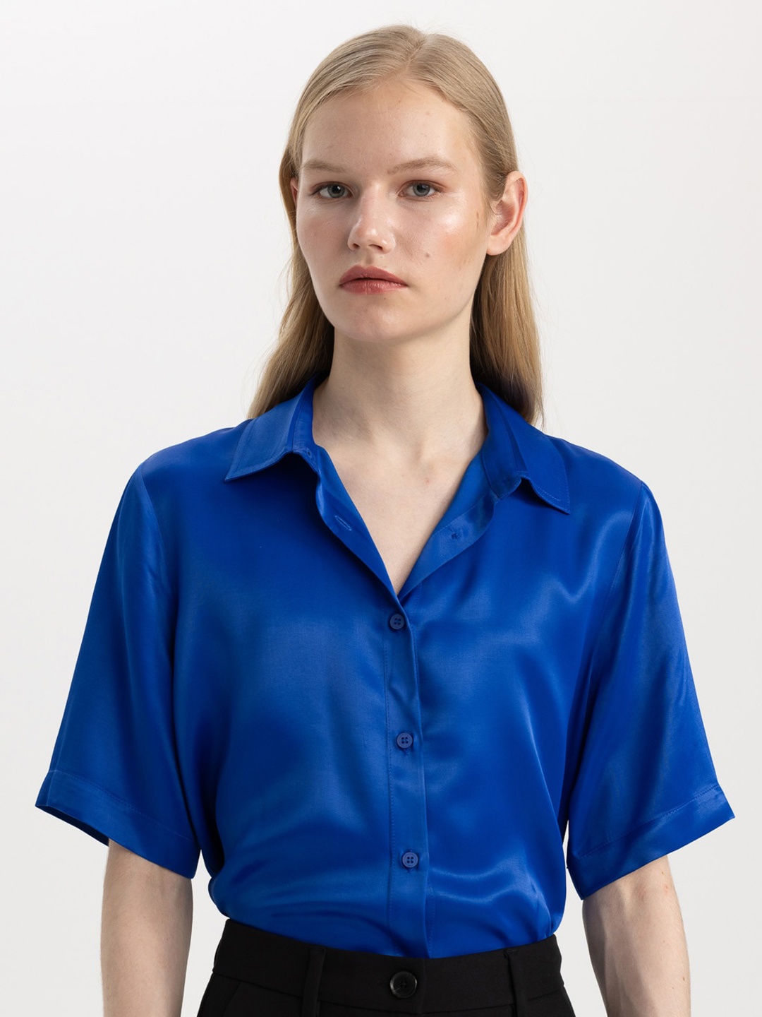 

DeFacto Women Opaque Casual Shirt, Na
