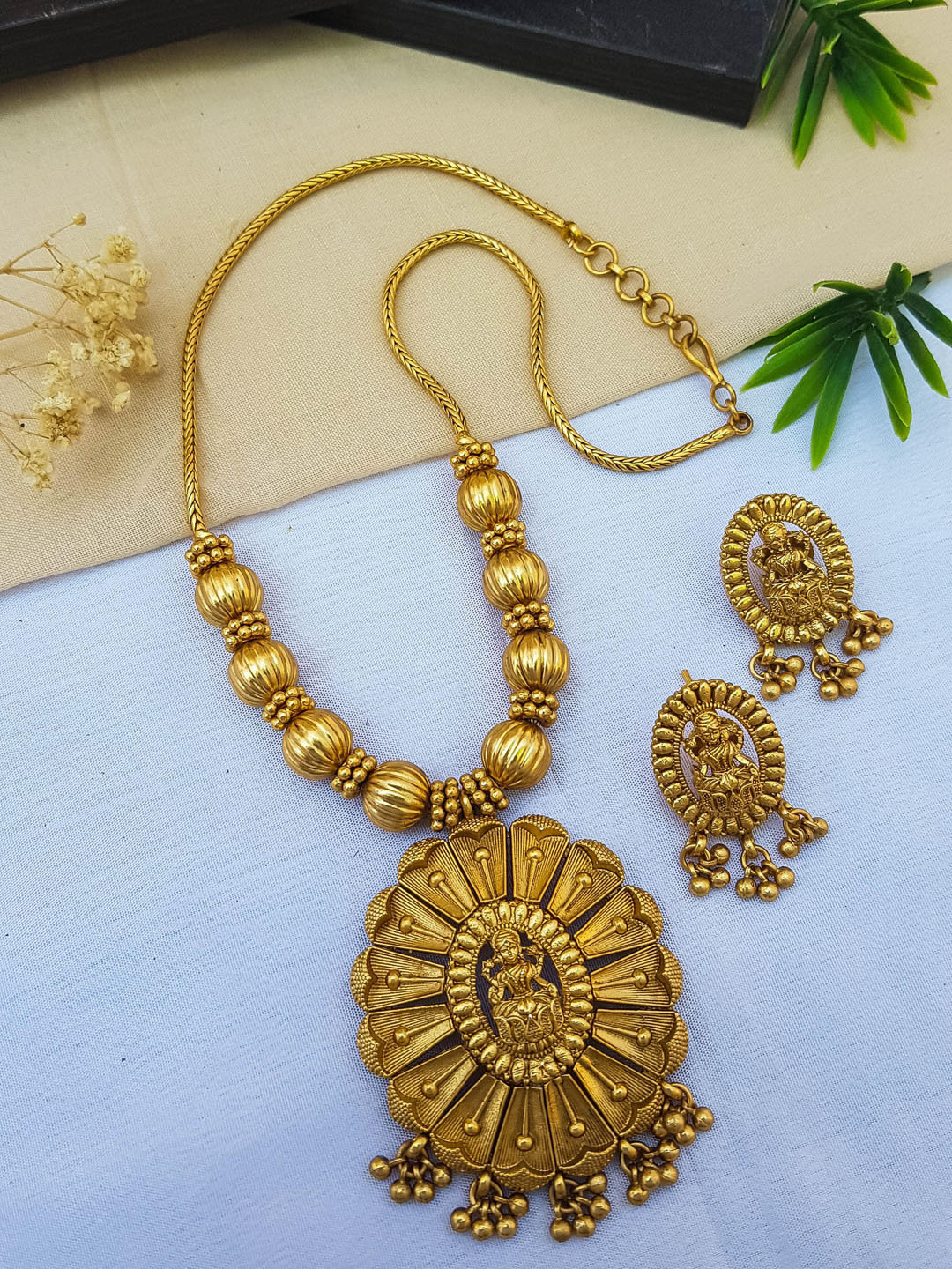 

GRIIHAM Gold-Plated Beaded Jewellery Set