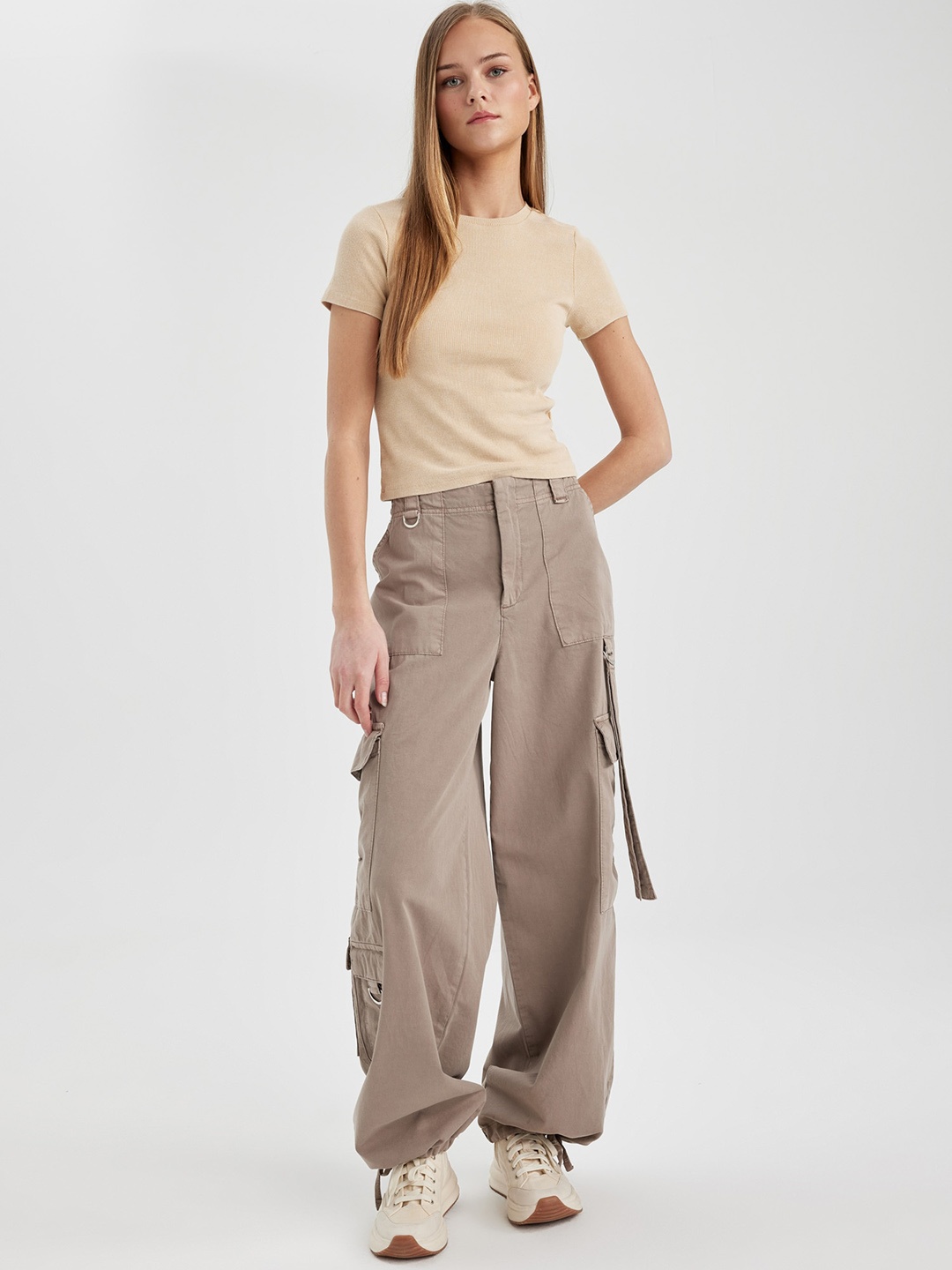 

DeFacto Women Trousers, Na