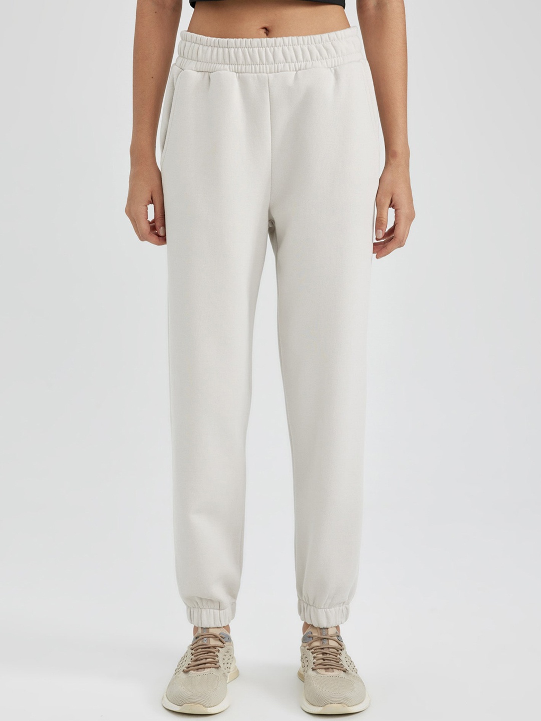 

DeFacto Women Joggers Trousers, Na