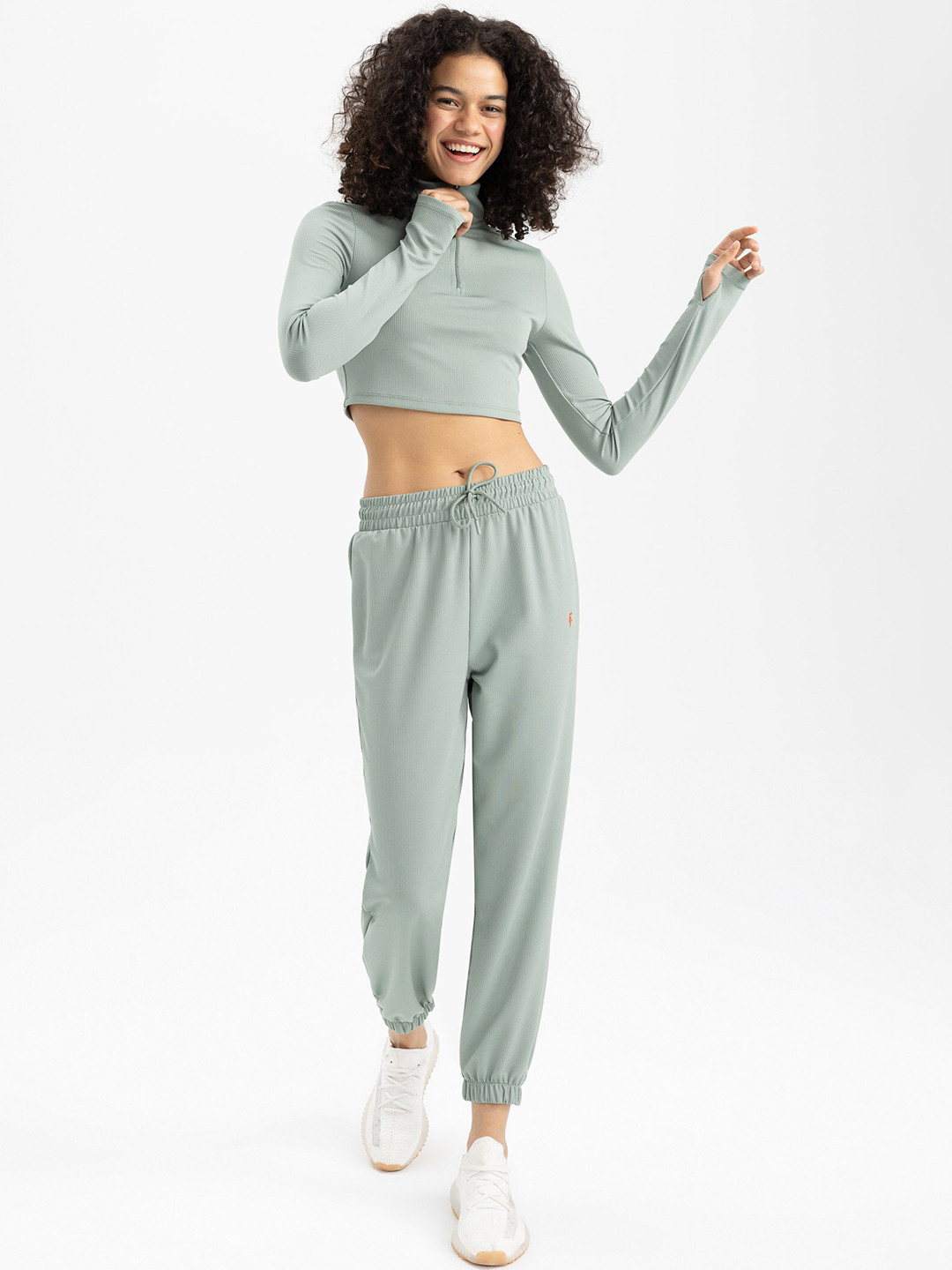 

DeFacto Women Joggers Trousers, Na