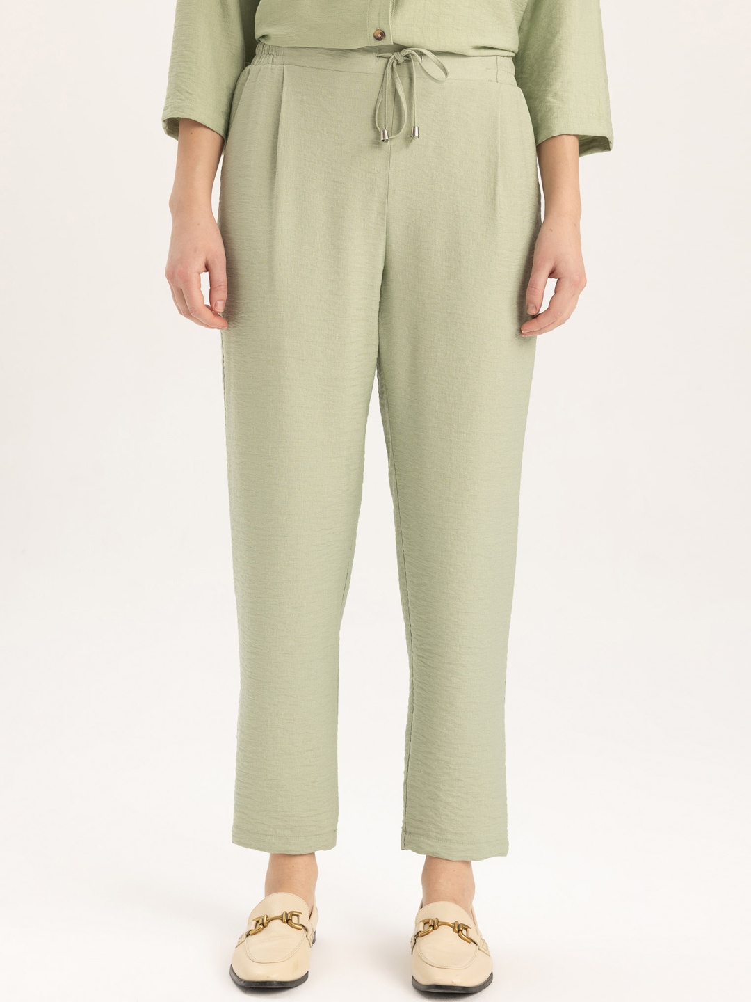 

DeFacto Women Trousers, Na