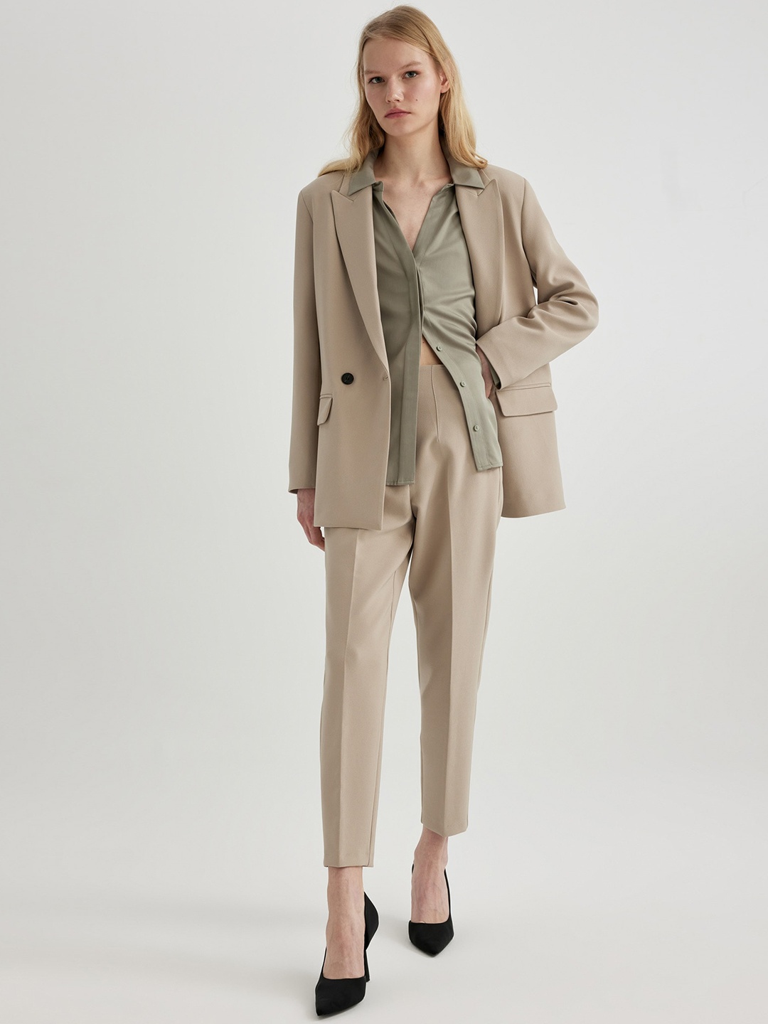 

DeFacto Women Trousers, Na