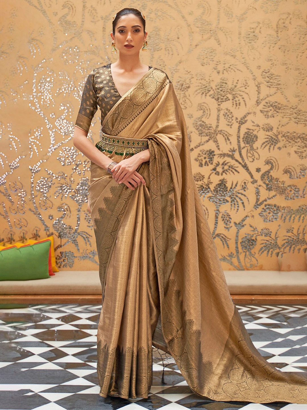 

DEVATITHI Woven Design Zari Silk Blend Kanjeevaram Saree, Brown