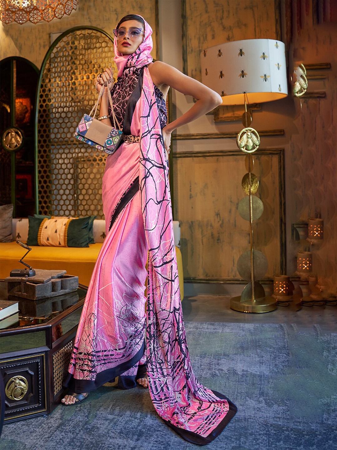 

DEVATITHI Silk Blend Saree, Pink