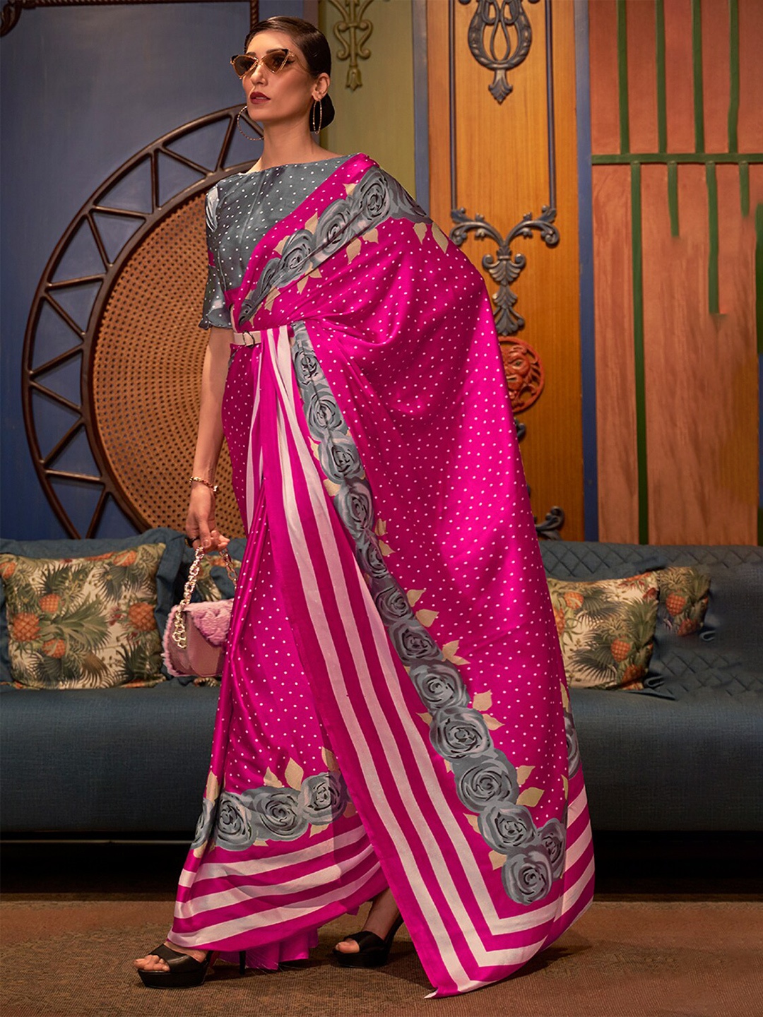 

DEVATITHI Floral Silk Blend Saree, Pink