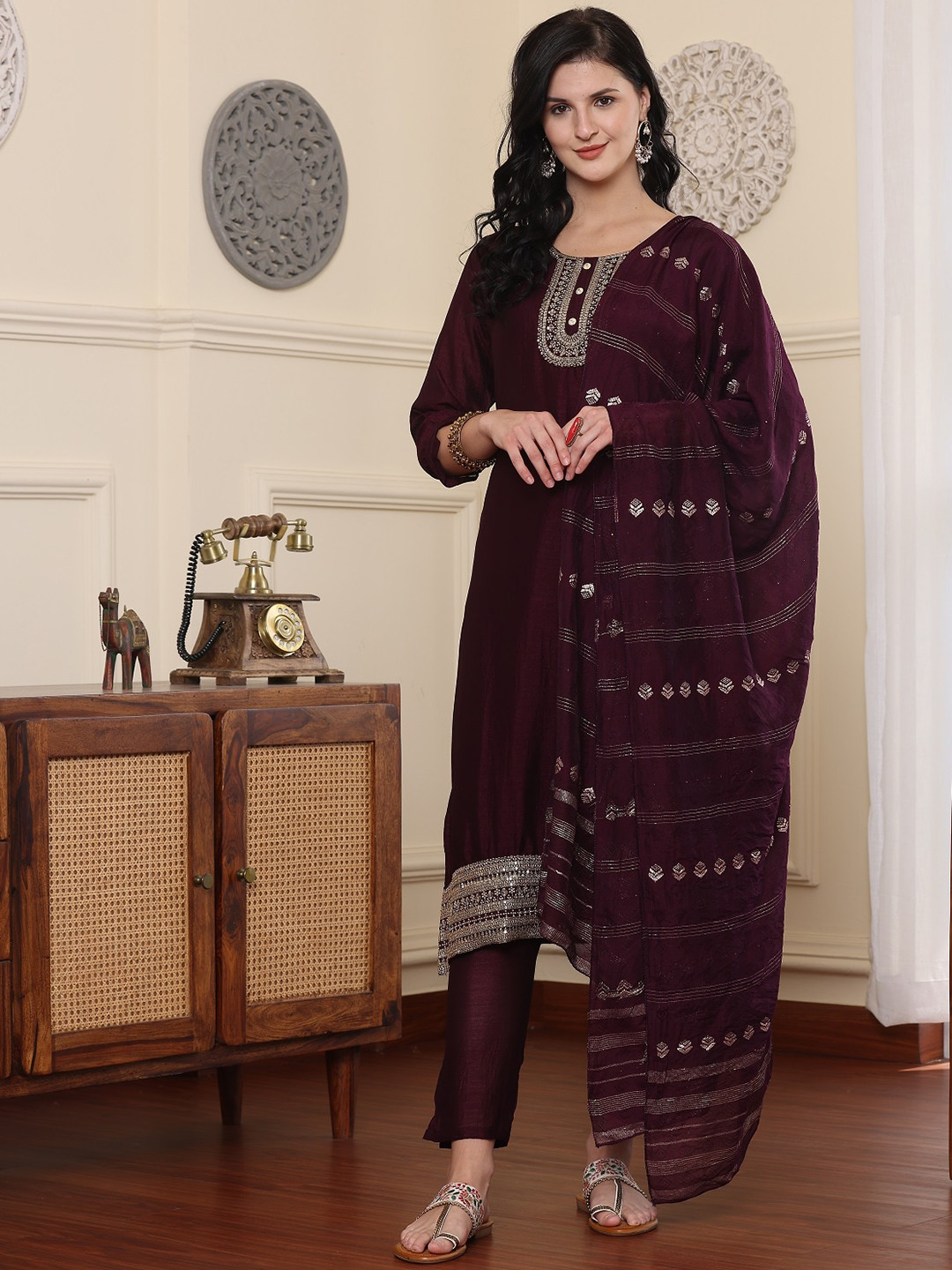 

SmartRAHO Women Ethnic Motifs Embroidered Regular Thread Work Pure Silk Kurti with Trousers & With Dupatta, Purple