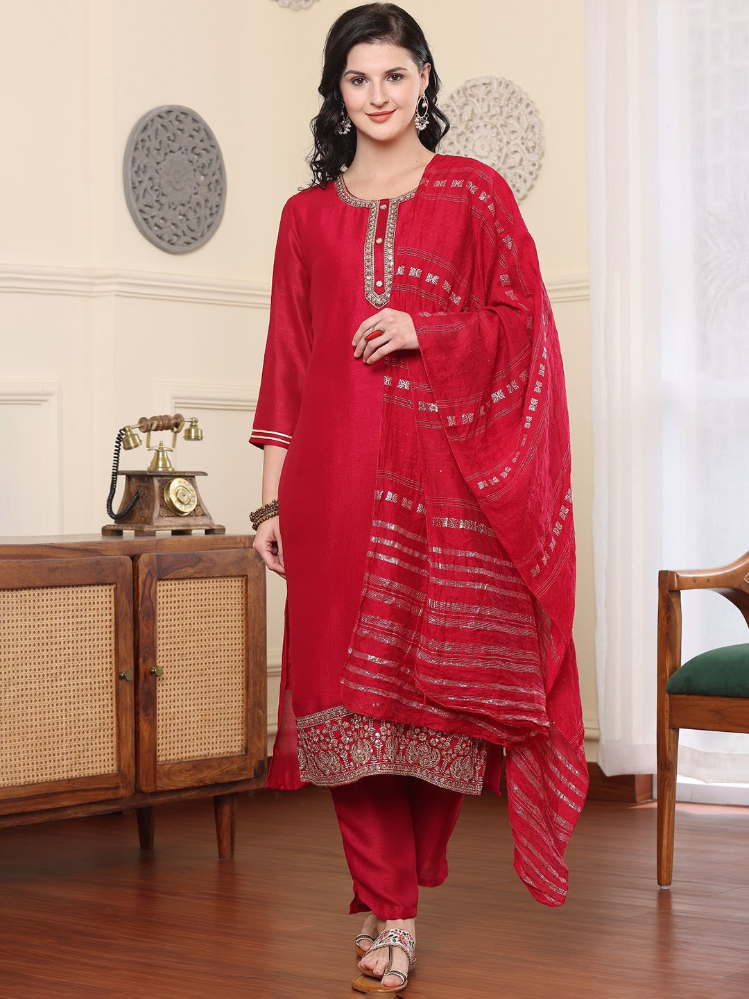 

SmartRAHO Women Ethnic Motifs Embroidered Regular Pure Silk Kurta with Trousers & With Dupatta, Red