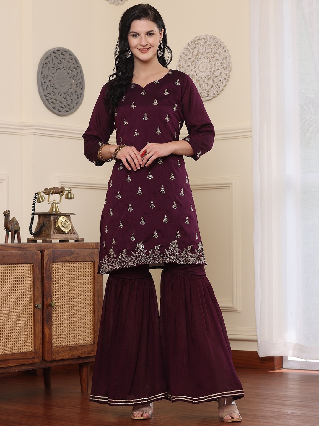 

SmartRAHO Women Floral Embroidered Regular Sequinned Pure Silk Kurti with Sharara & With Dupatta, Purple