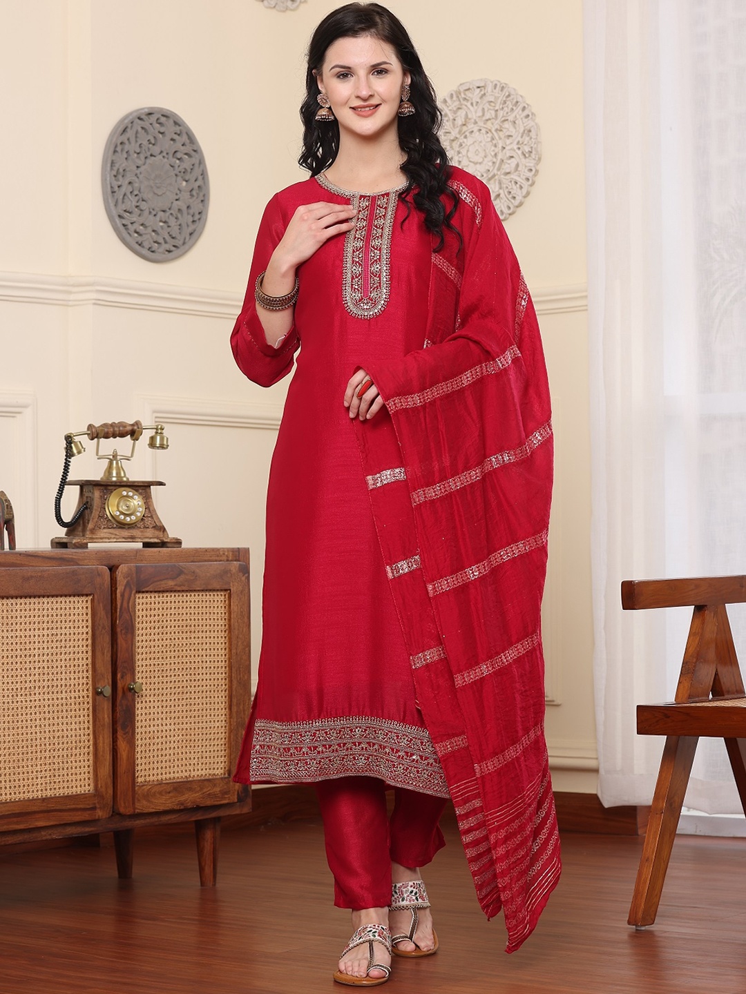 

SmartRAHO Women Ethnic Motifs Embroidered Regular Pure Silk Kurta with Trousers & With Dupatta, Red