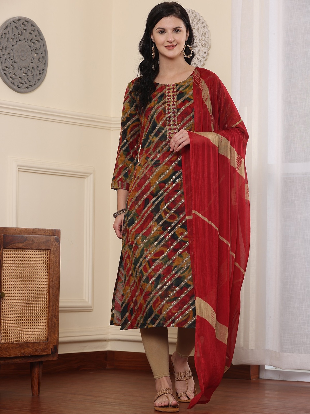 

SmartRAHO Chevron Printed Round Neck Beads and Stones Silk Straight Kurta, Red