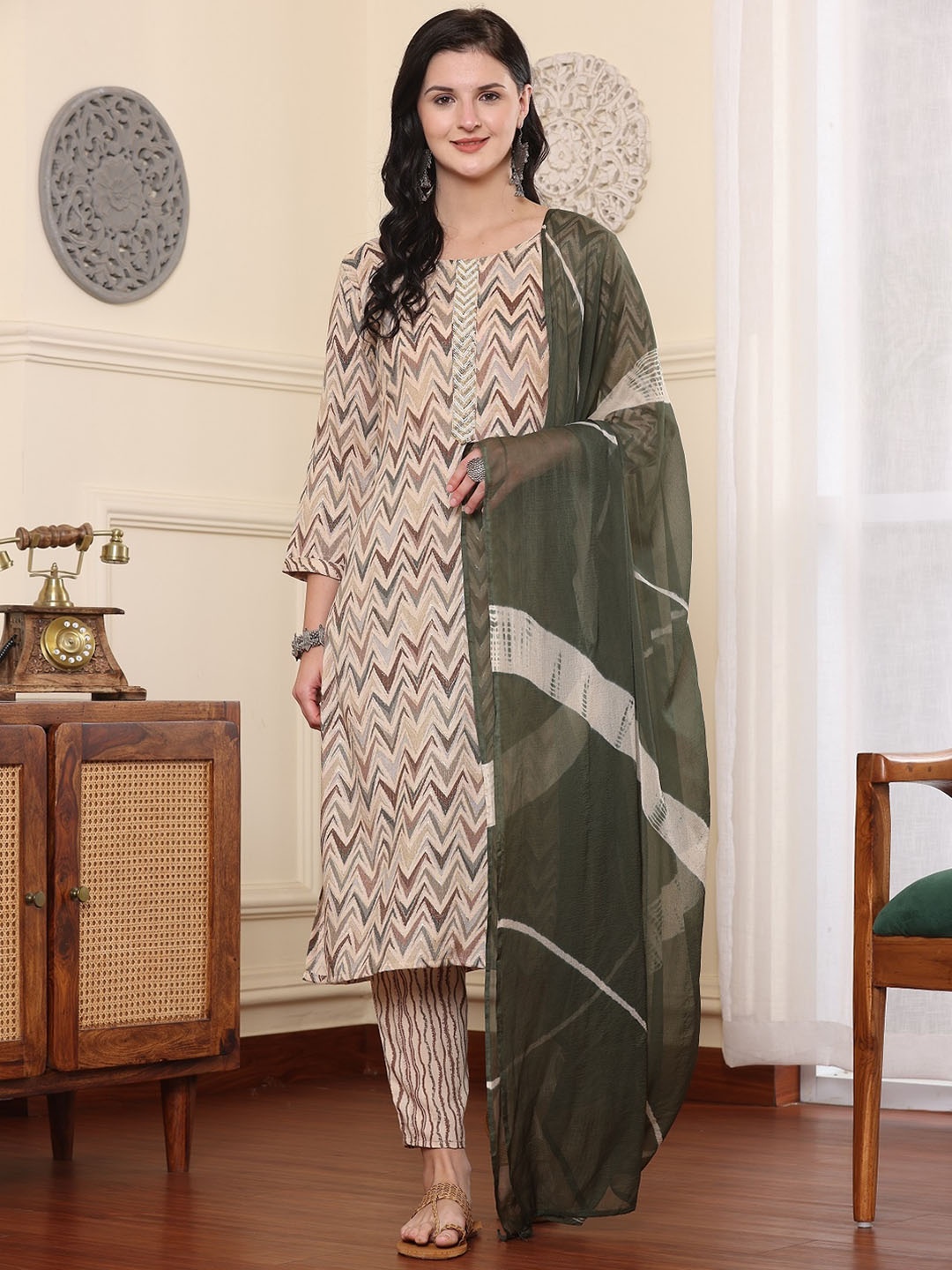 

SmartRAHO Women Embroidered Regular Pure Silk Kurta with Palazzos & With Dupatta, Beige