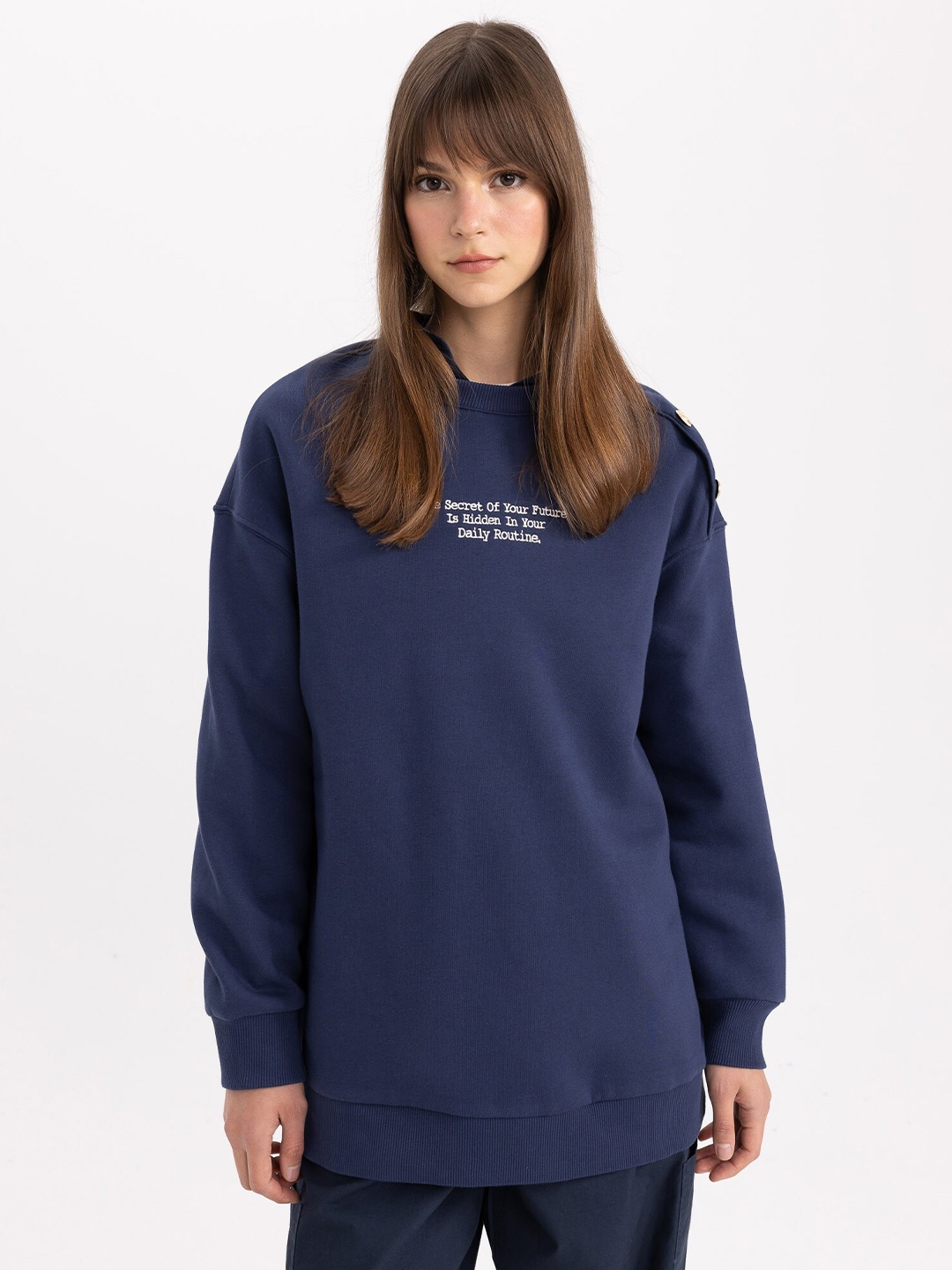 

DeFacto Typography Printed Drop Shoulder Sleeves Longline Sweatshirt, Navy blue