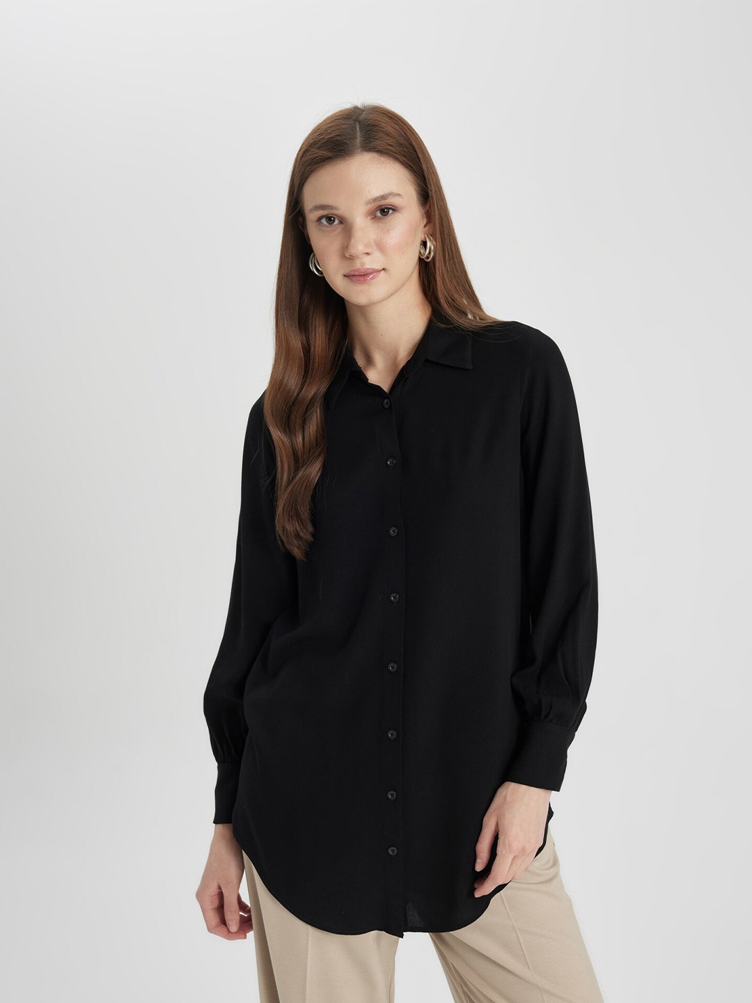 

DeFacto Classic Drop Shoulder Sleeves Longline Oversized Casual Shirt, Black