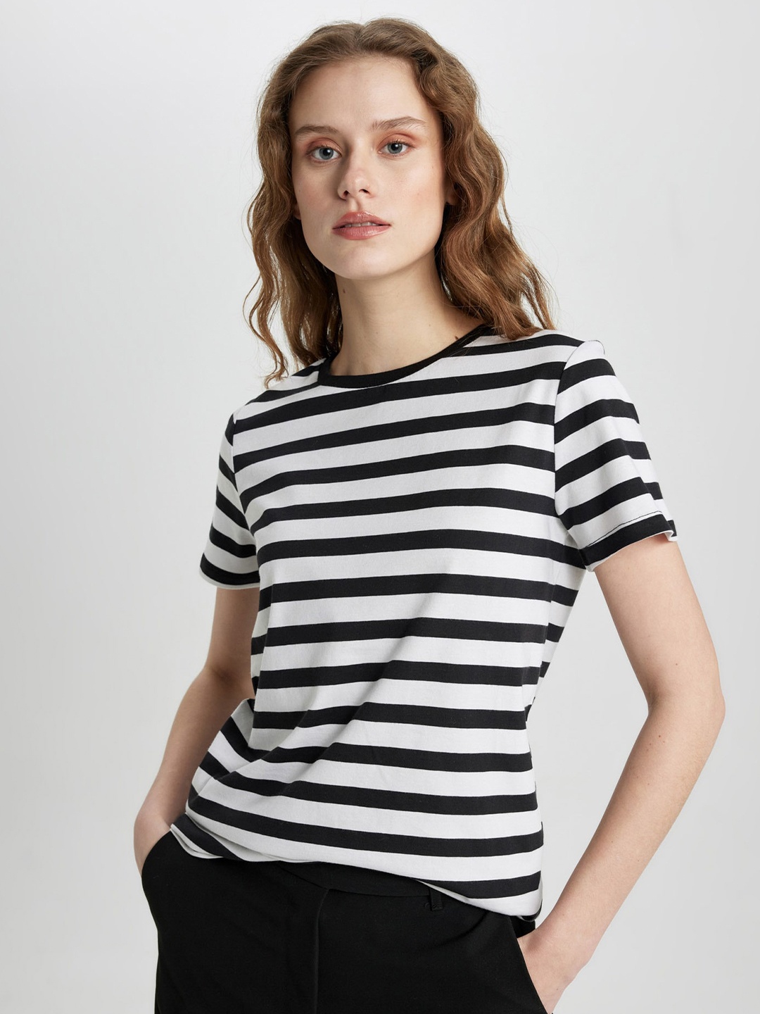 

DeFacto Women Striped Pockets T-shirt, Na