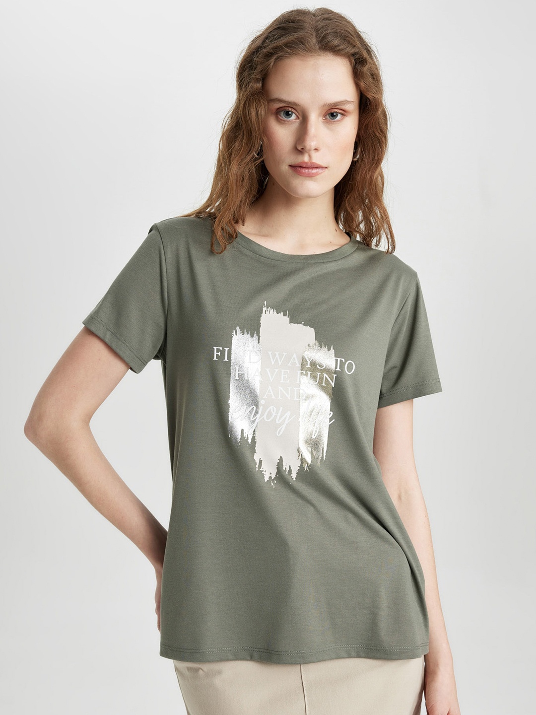 

DeFacto Women Floral Printed Pockets T-shirt, Na