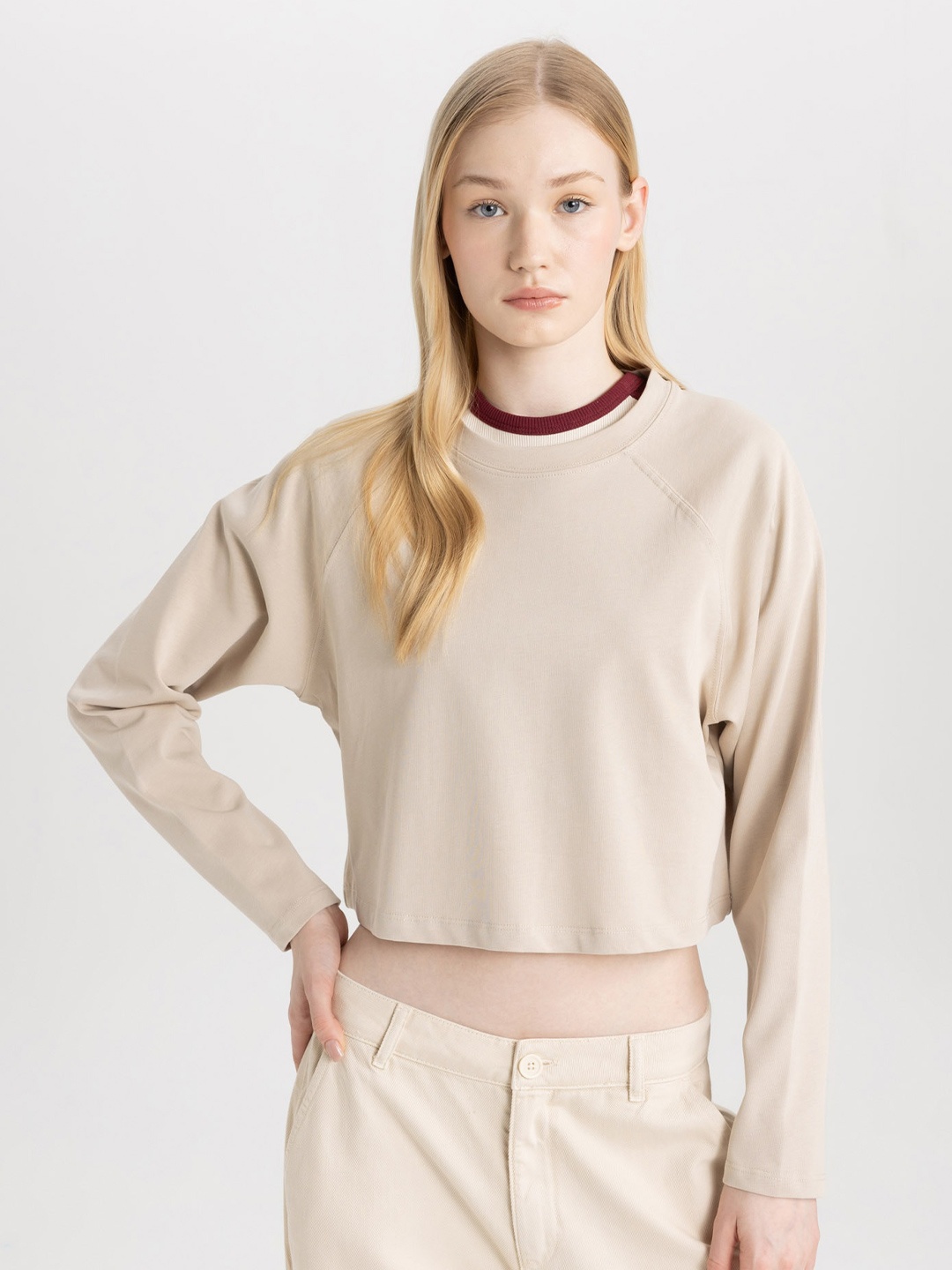 

DeFacto Women Extended Sleeves Pockets T-shirt, Na