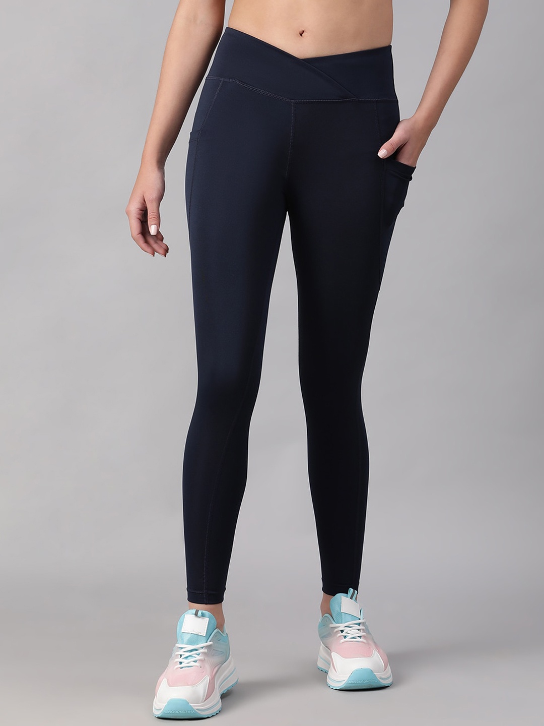 

ATHLISIS Women High-Rise Dri-FIT Tights, Navy blue