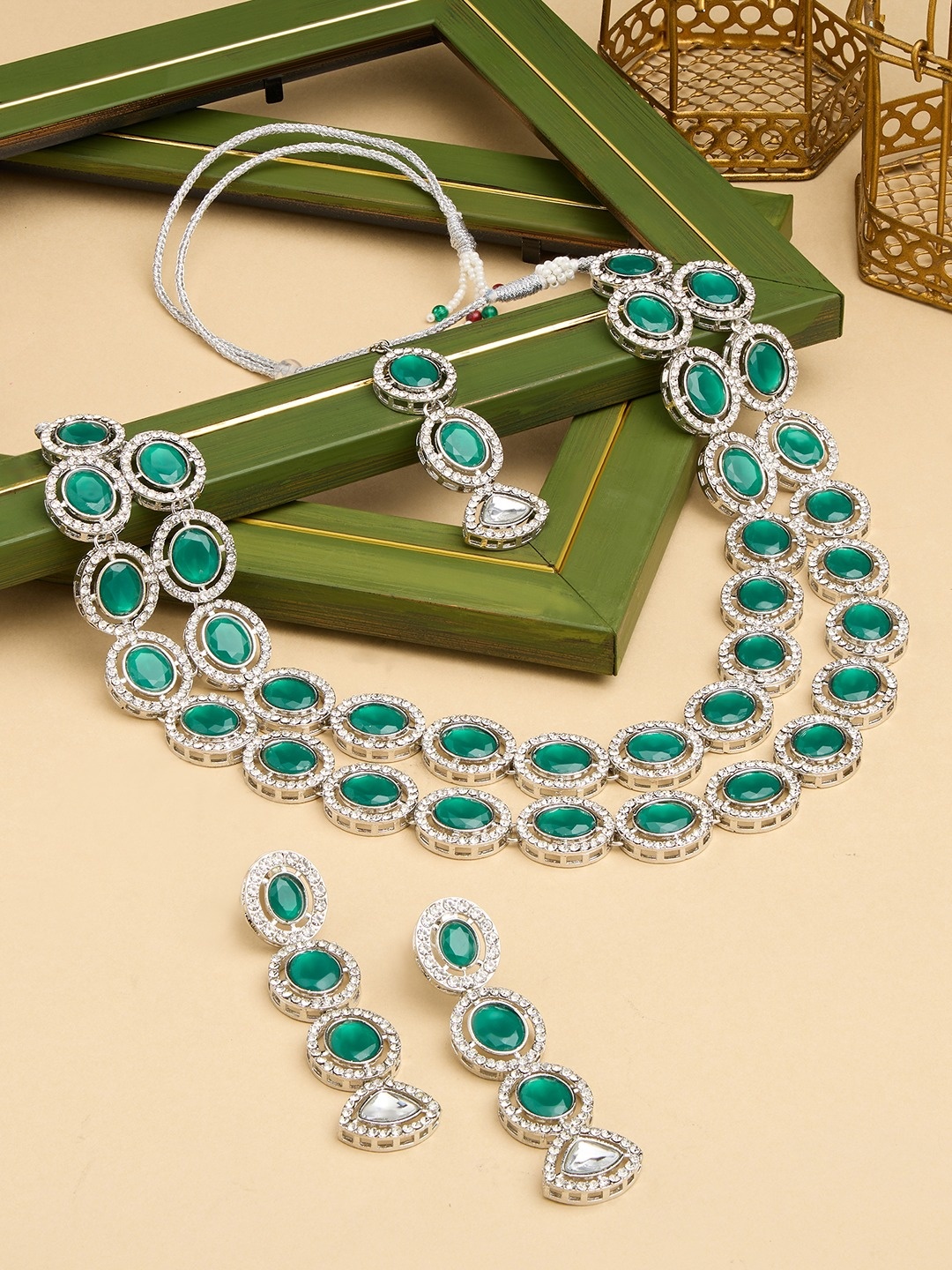 

Zaveri Pearls Silver-Plated Austrian Diamonds & Stones-Studded Jewellery Set