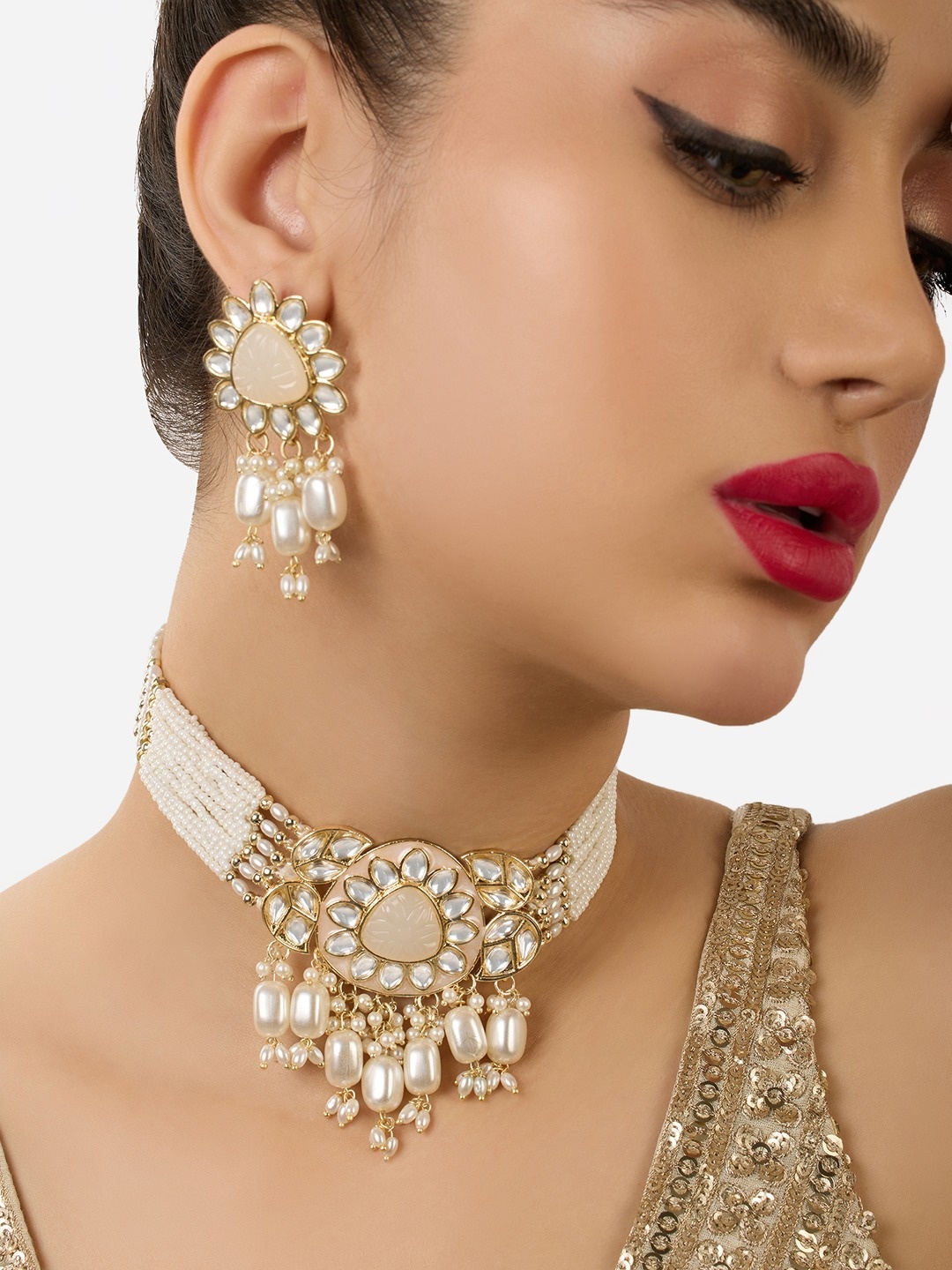 

Zaveri Pearls Gold-Plated Kundan-Studded & Beaded Meenakari Jewellery Set