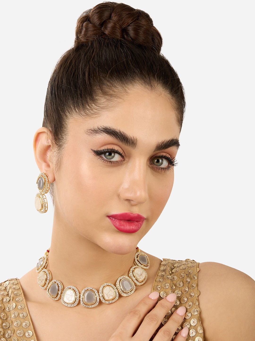 

Zaveri Pearls Gold-Plated Stone Studded Jewellery Set