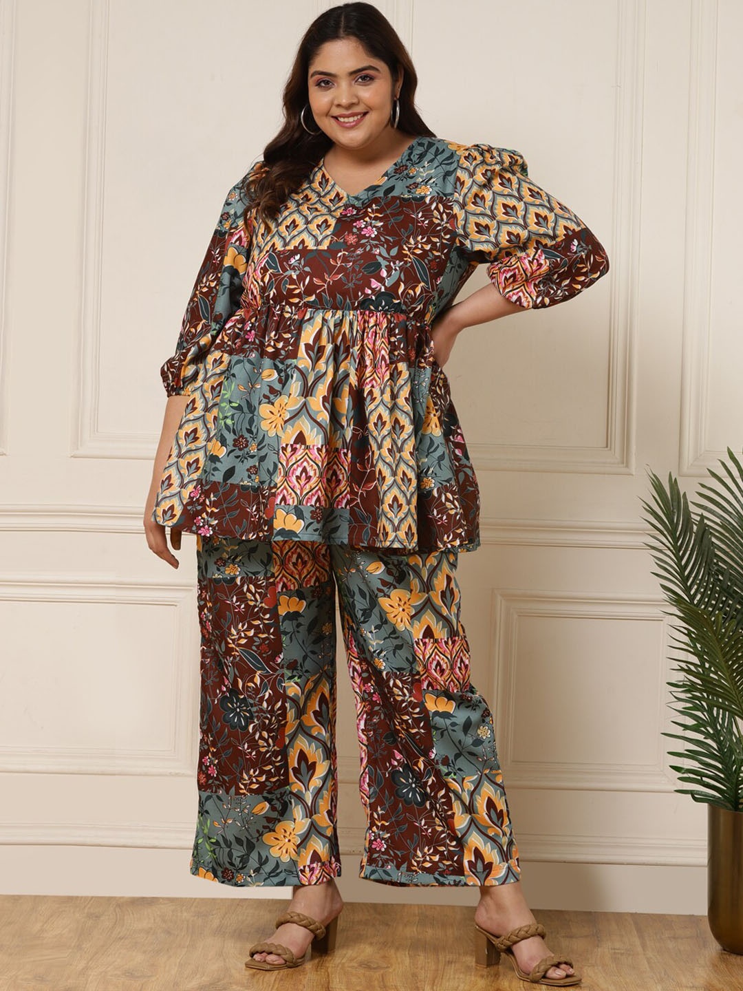 

DEEBACO Plus Size Printed V-Neck Top With Trousers, Maroon