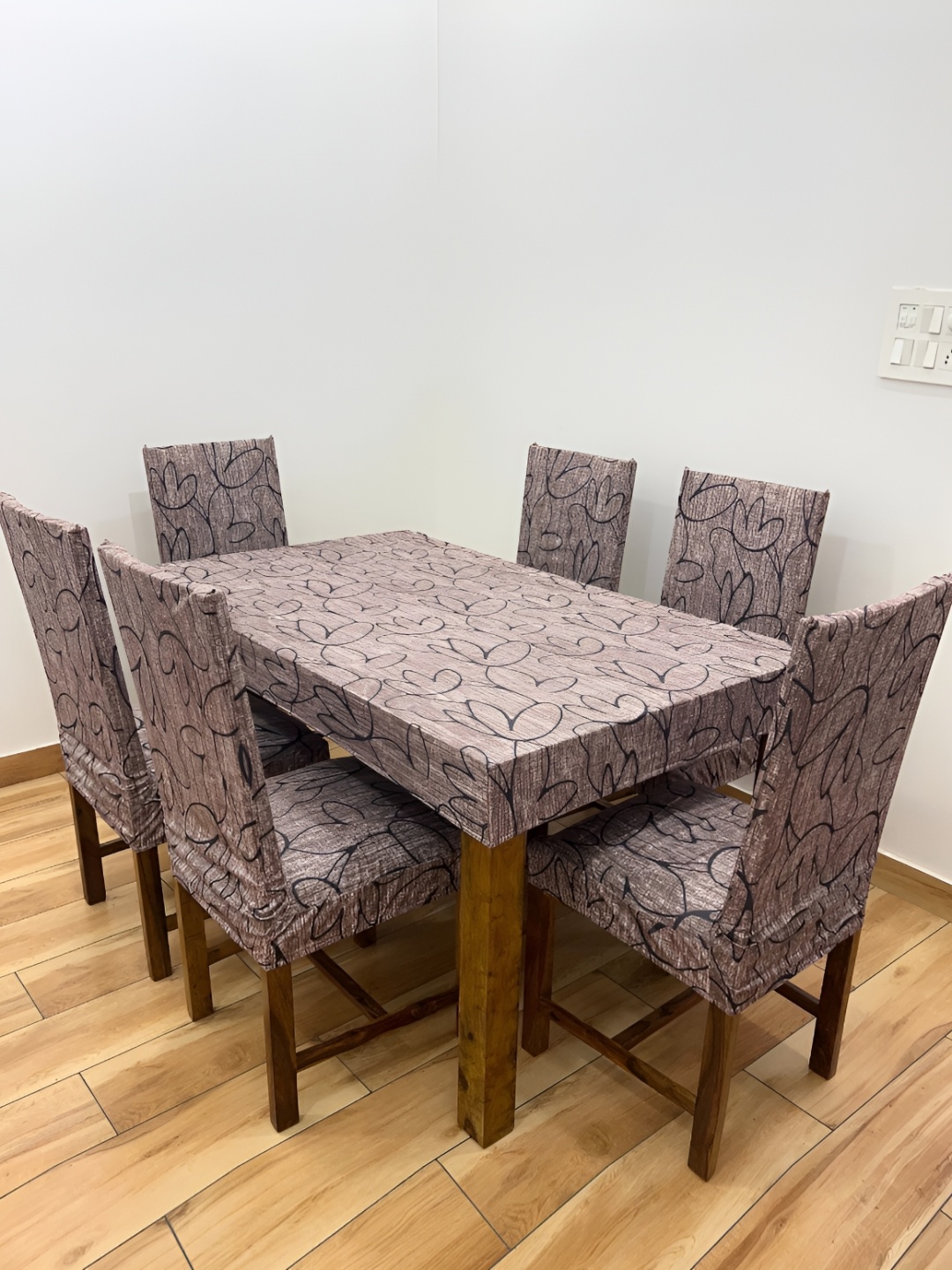 

ohello 6 Pcs Brown Floral Printed Elasticated Fitted Chair Covers With Table Cover, Black