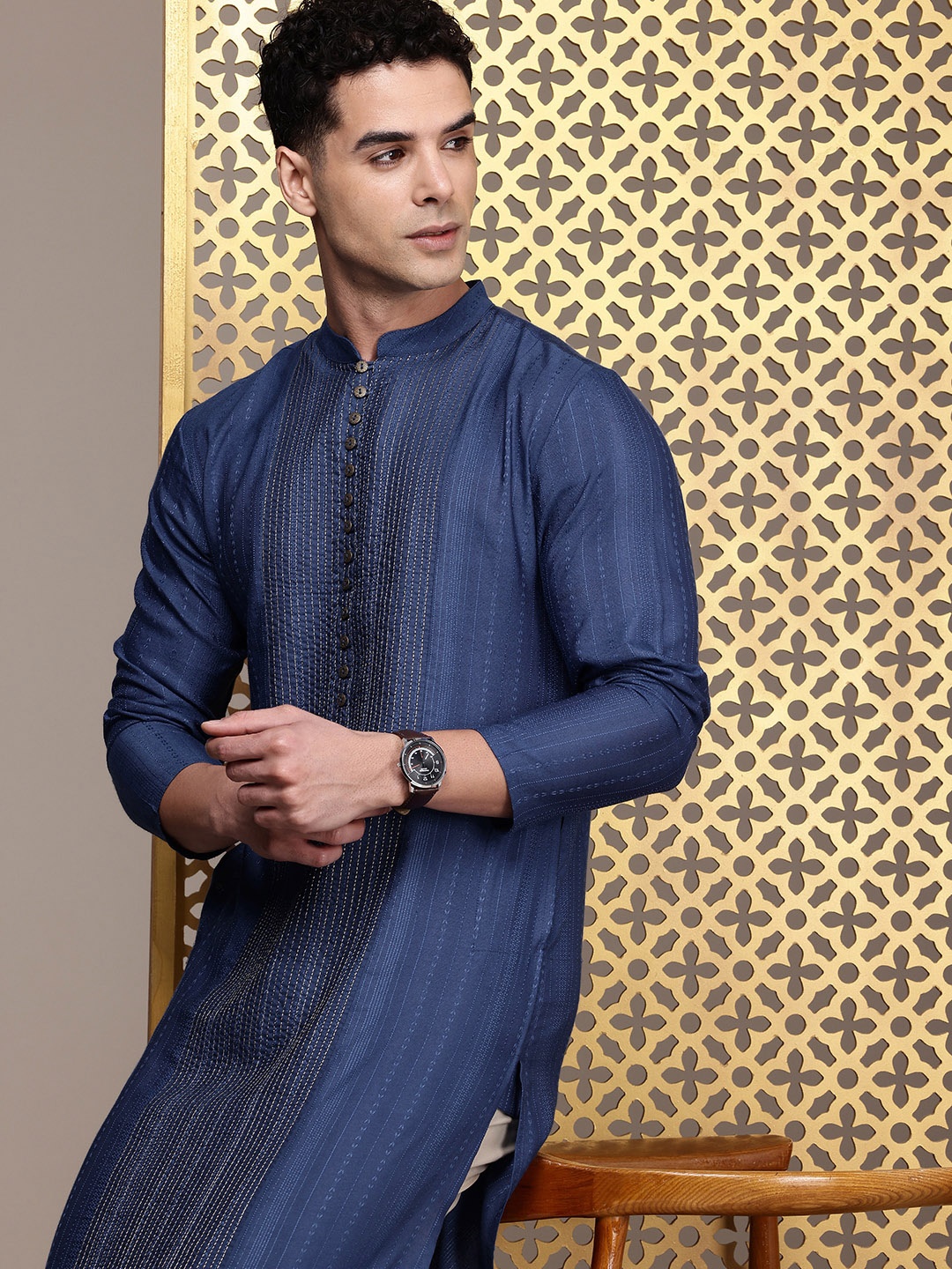 

House of Pataudi Men Striped Jashn Kurta with Trousers, Navy blue