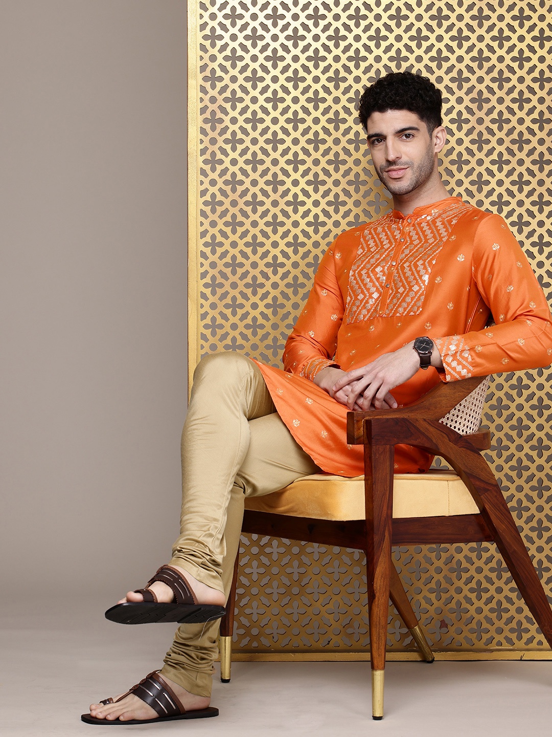 

House of Pataudi Floral Printed Mandarin Collar Sequinned Jashn Kurta with Churidar, Orange