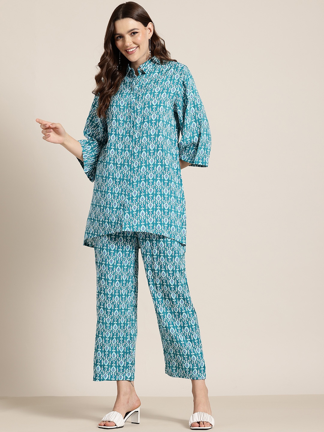 

HERE&NOW Women Ethnic Motifs Printed Regular Kurti with Trousers, Blue