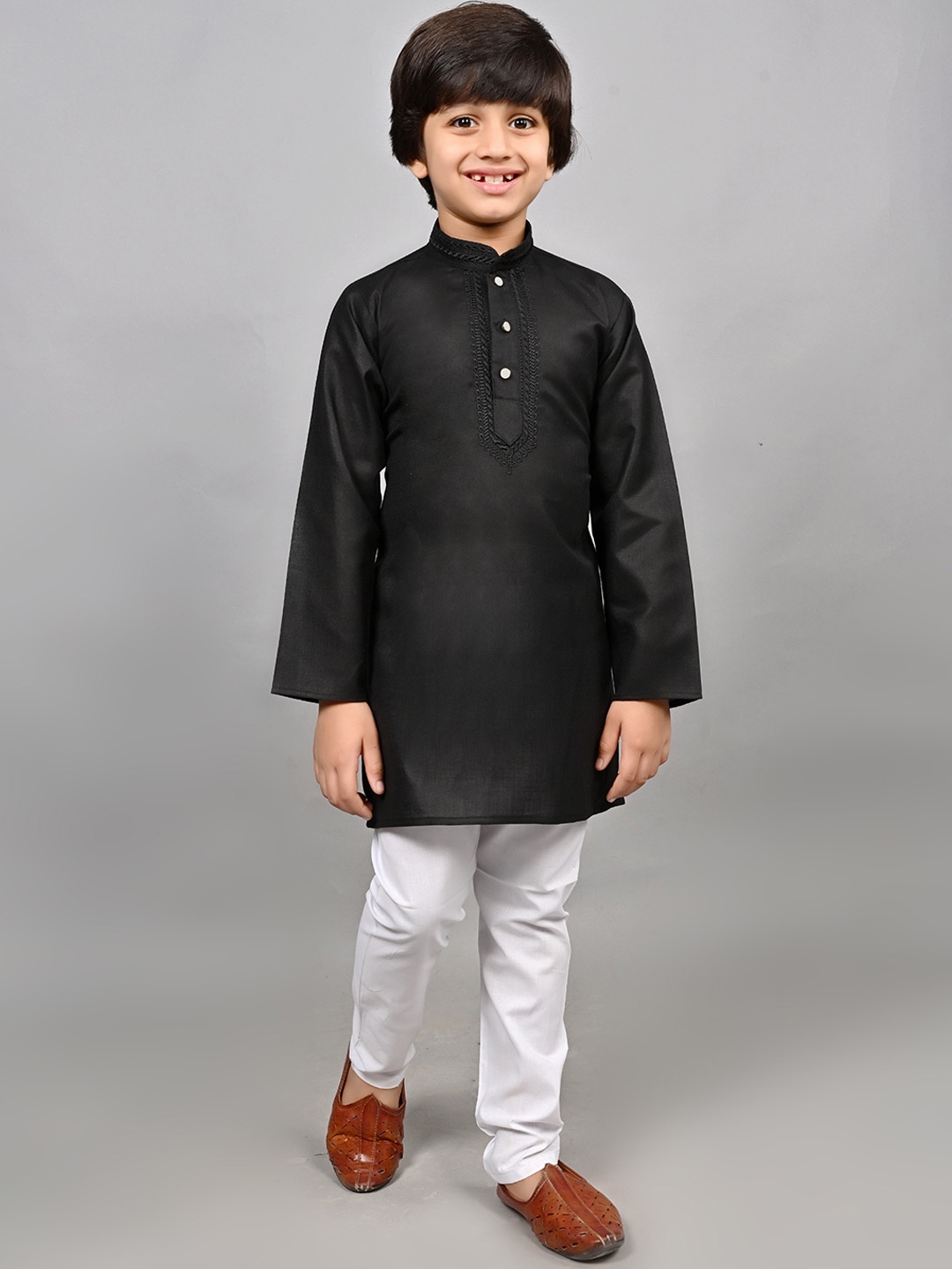 

BAESD Boys Regular Thread Work Kurta with Pyjamas, Black